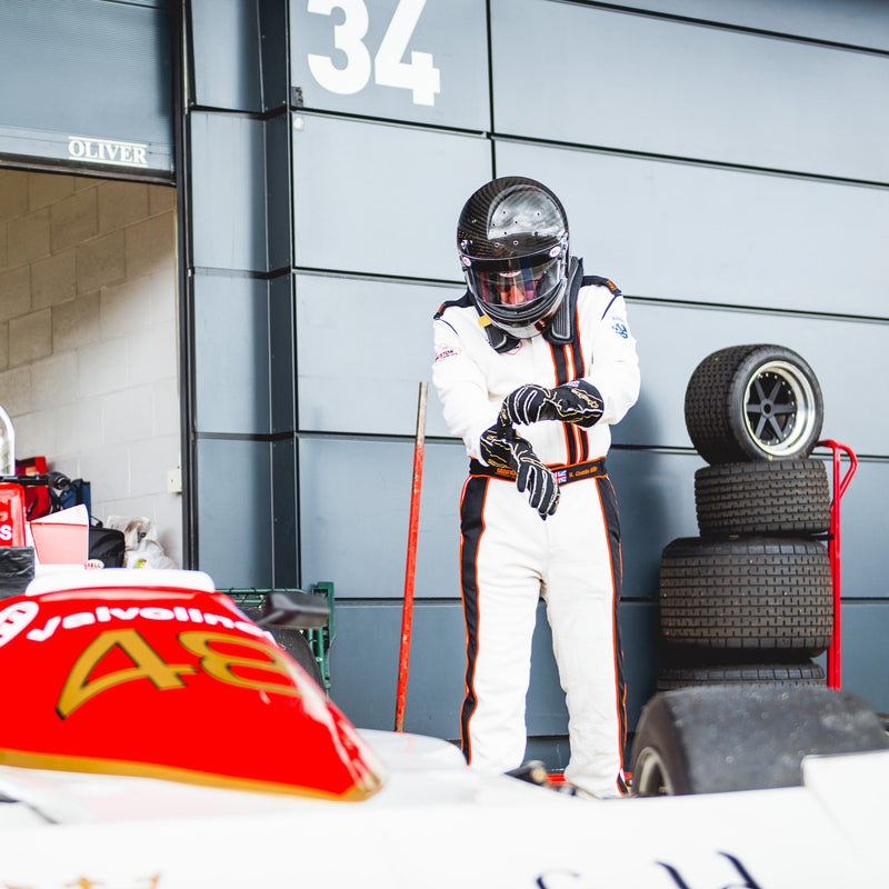38 Photos Of Vintage F1 Cars Thrashing The Silverstone Classic