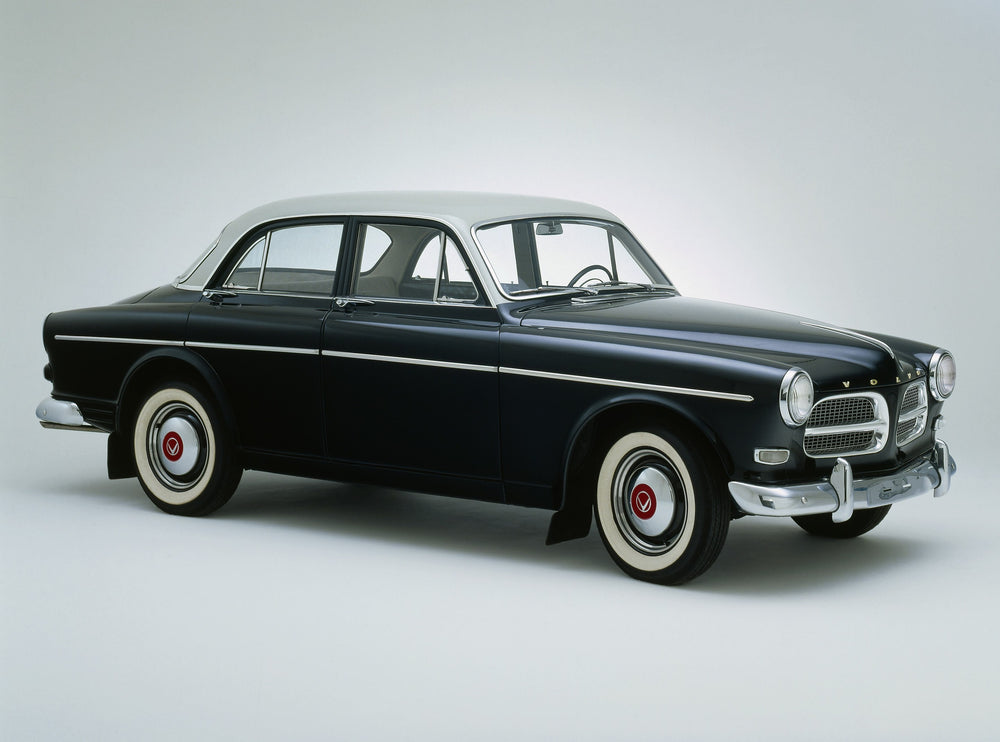 UK Enthusiasts Are Aiming To Set A New World Record For The Longest Parade of Volvo Cars