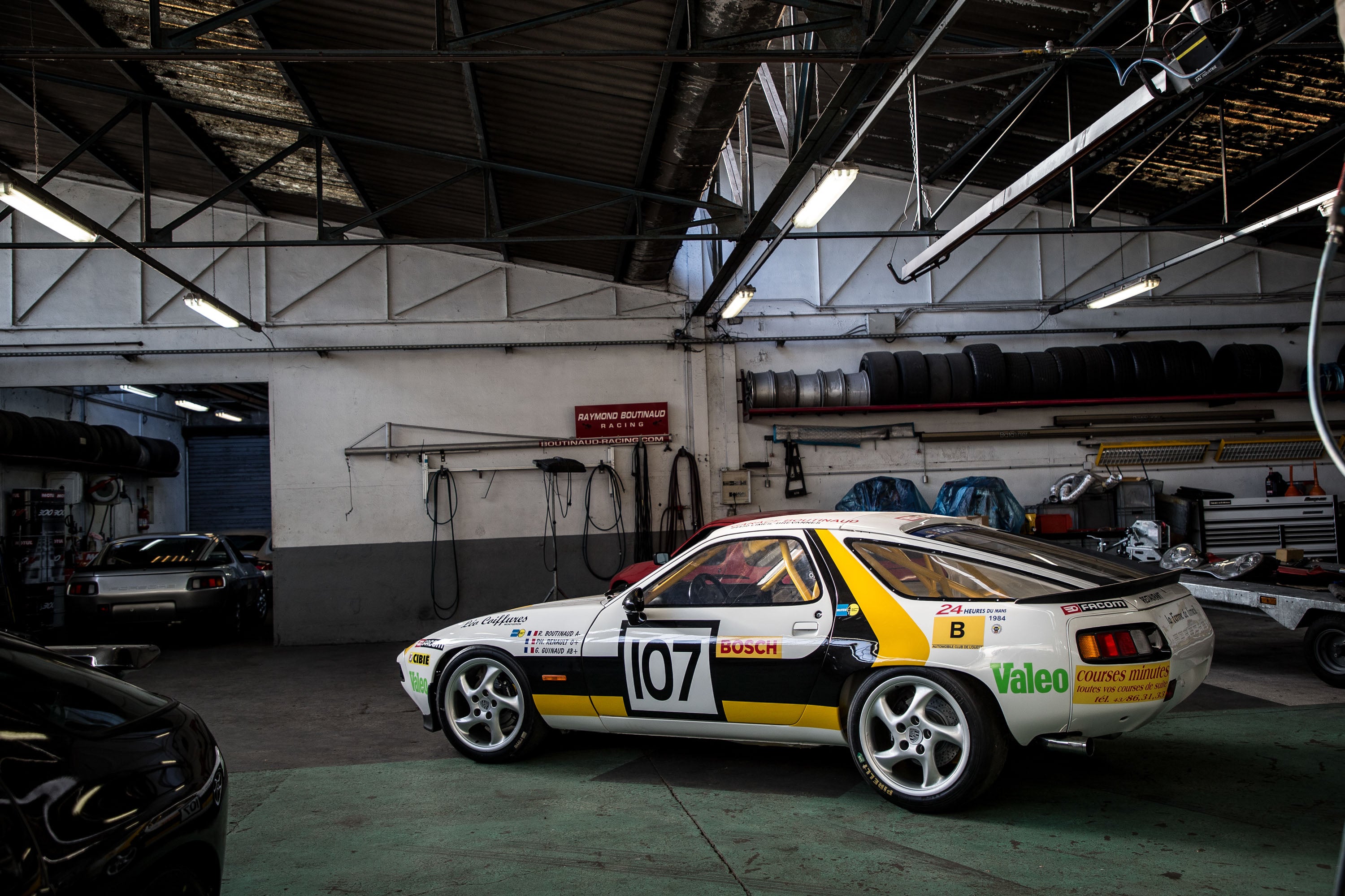 ラブクロム Restoring The Only Porsche 928 That Ever Raced At The 24 Hours Of