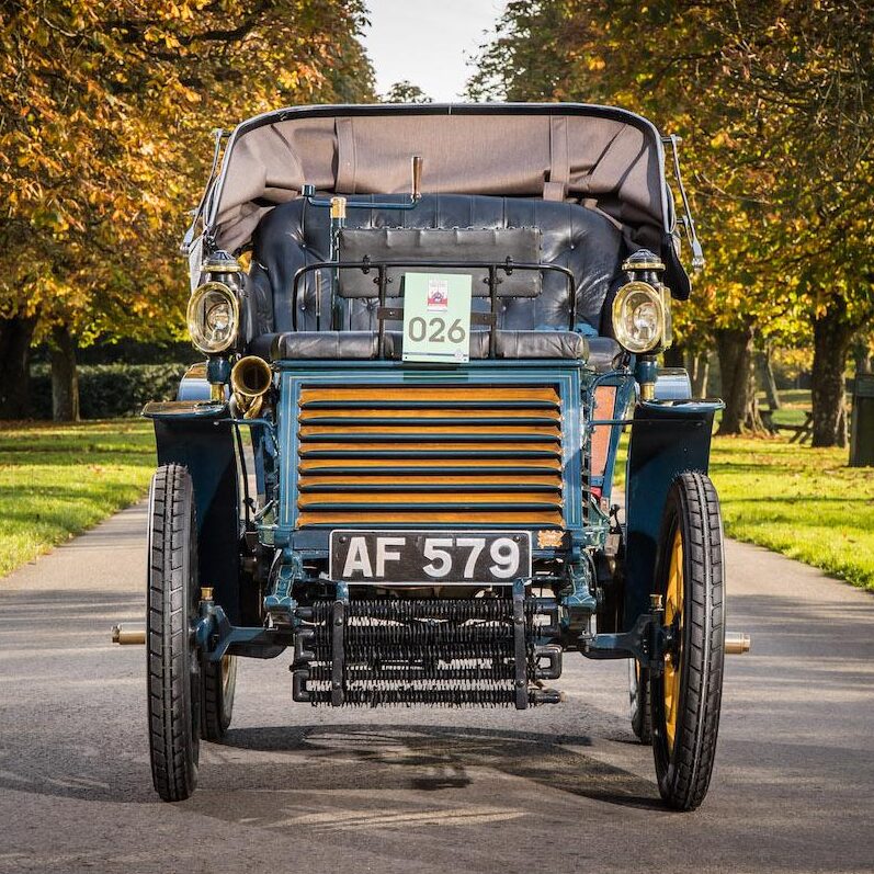 希少 洋書 Alle FIAT Automobile 1899-1986 The Fiat 3½ hp produced in 1899 will take part in the “London to