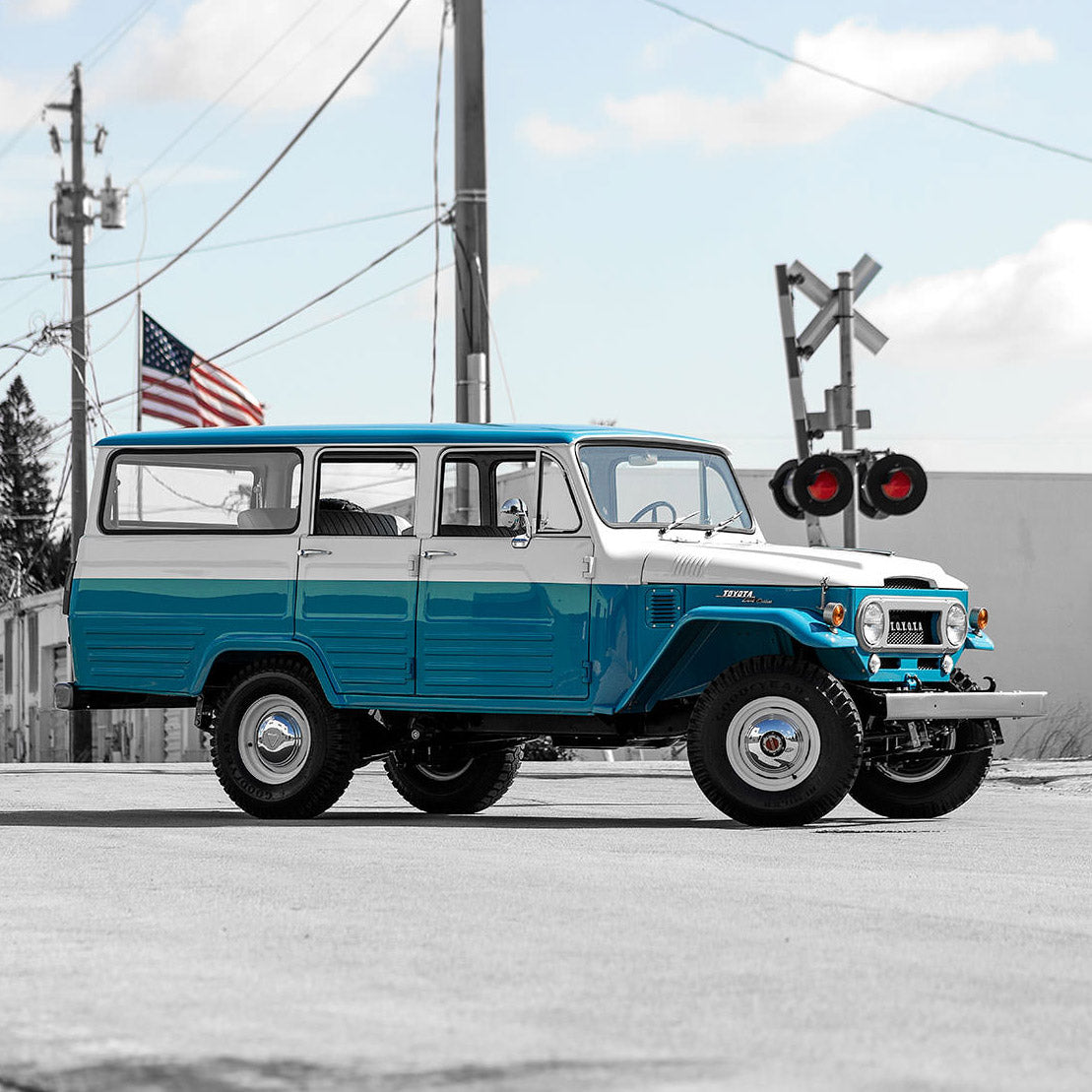 ラテンツーピース ブルー How Often Do You See A Toyota Land Cruiser FJ45LV Restored By Nut