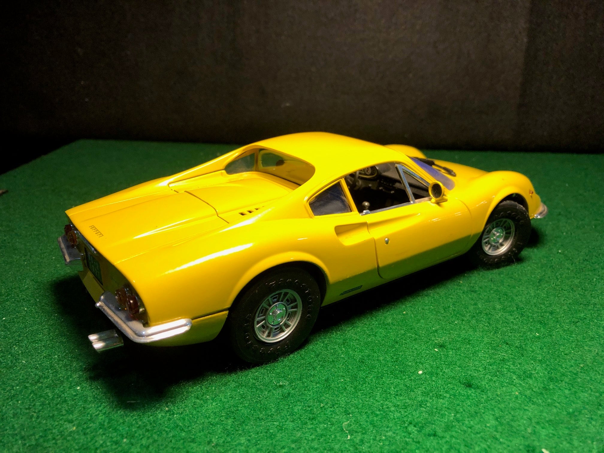 Ferrari Dino 246GT Yellow/Black by Anson 1:18 (30301)(No box