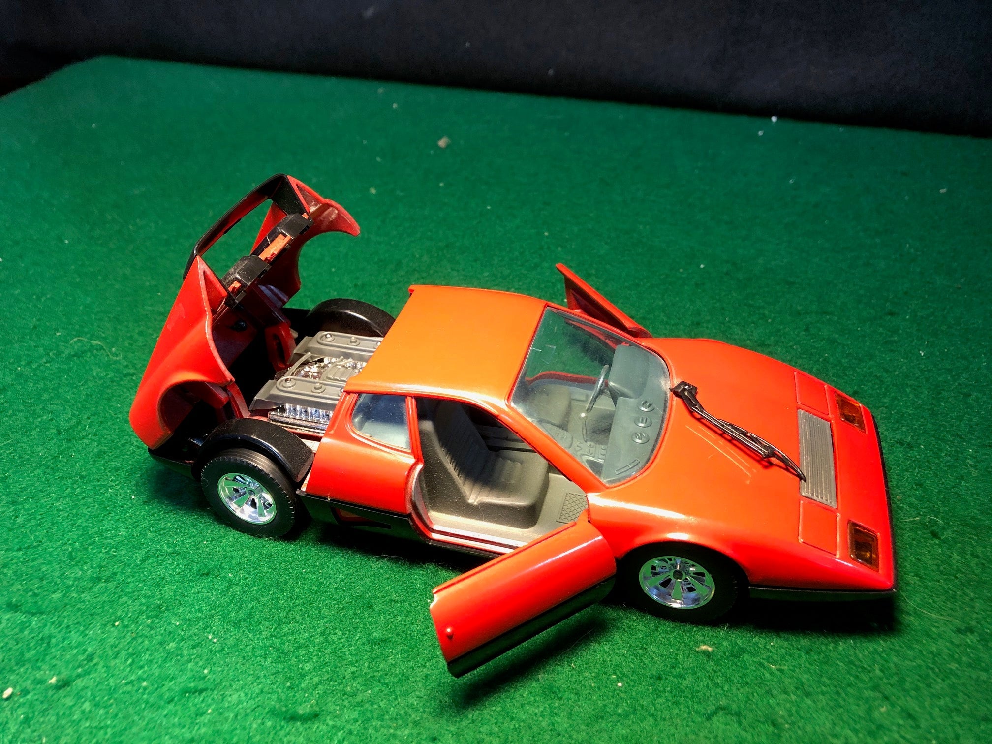 Ferrari 512 BB Berlinetta Boxer Red/Black by BBurago 1:24 (0133)(No box)
