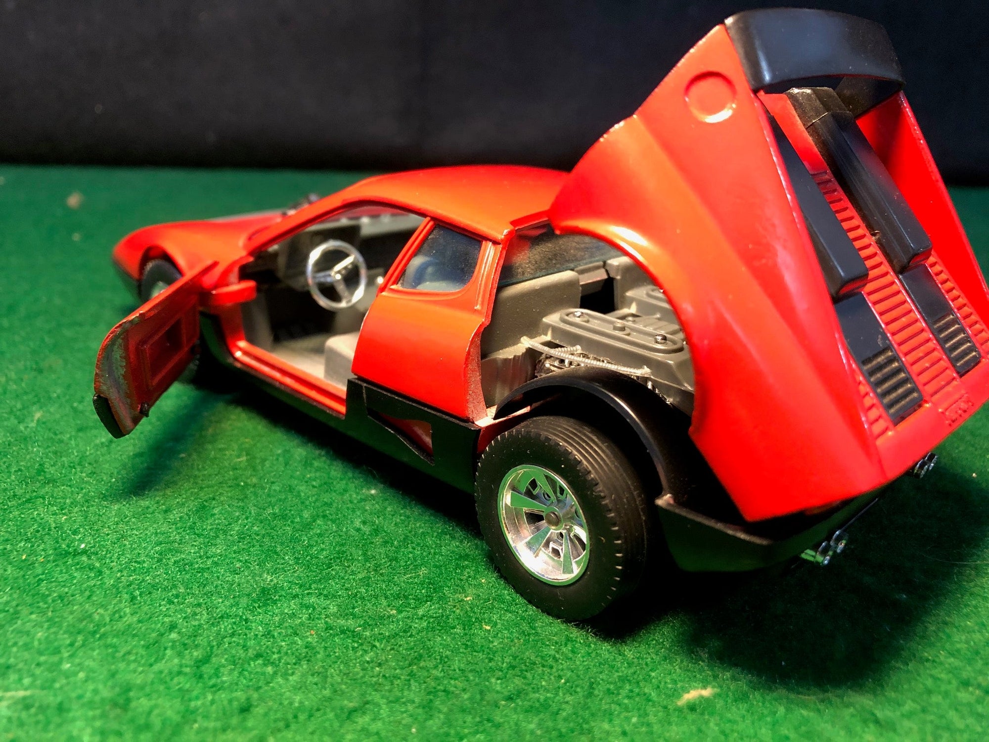 Ferrari 512 BB Berlinetta Boxer Red/Black by BBurago 1:24 (0133)(No box)