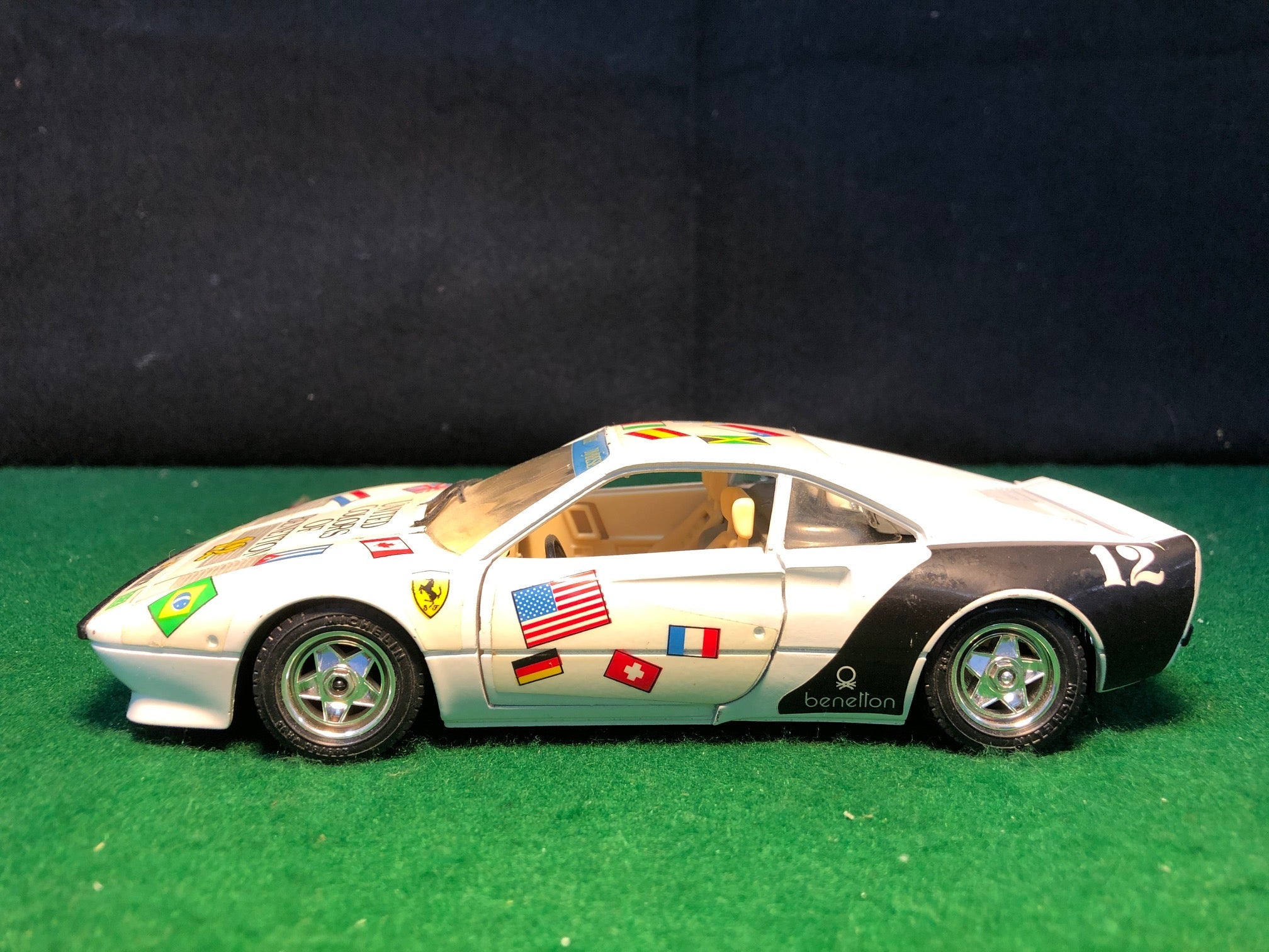 Ferrari 288 GTO United Colors of Benetton by BBurago 1:24 (0192