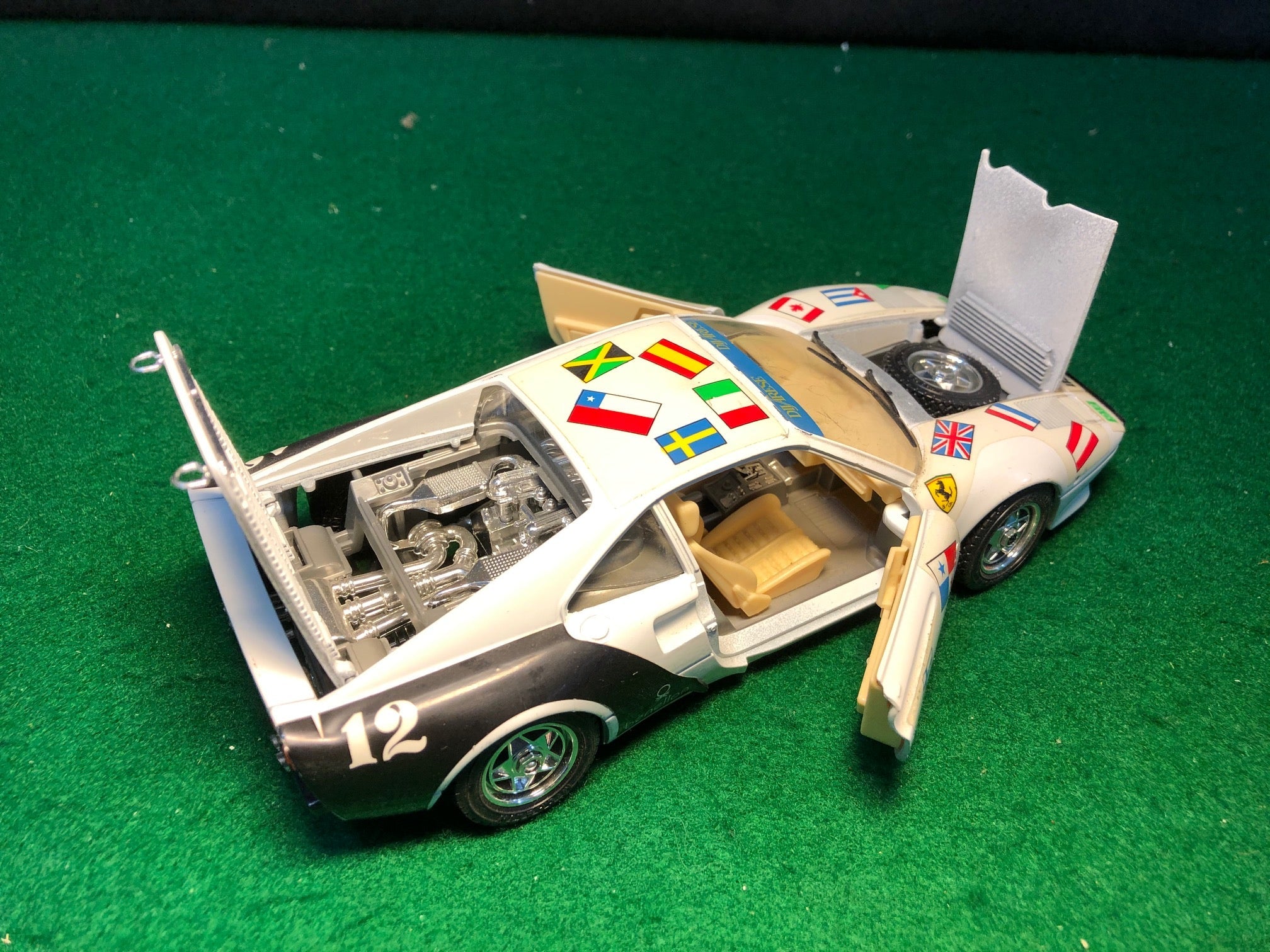 Ferrari 288 GTO United Colors of Benetton by BBurago 1:24 (0192