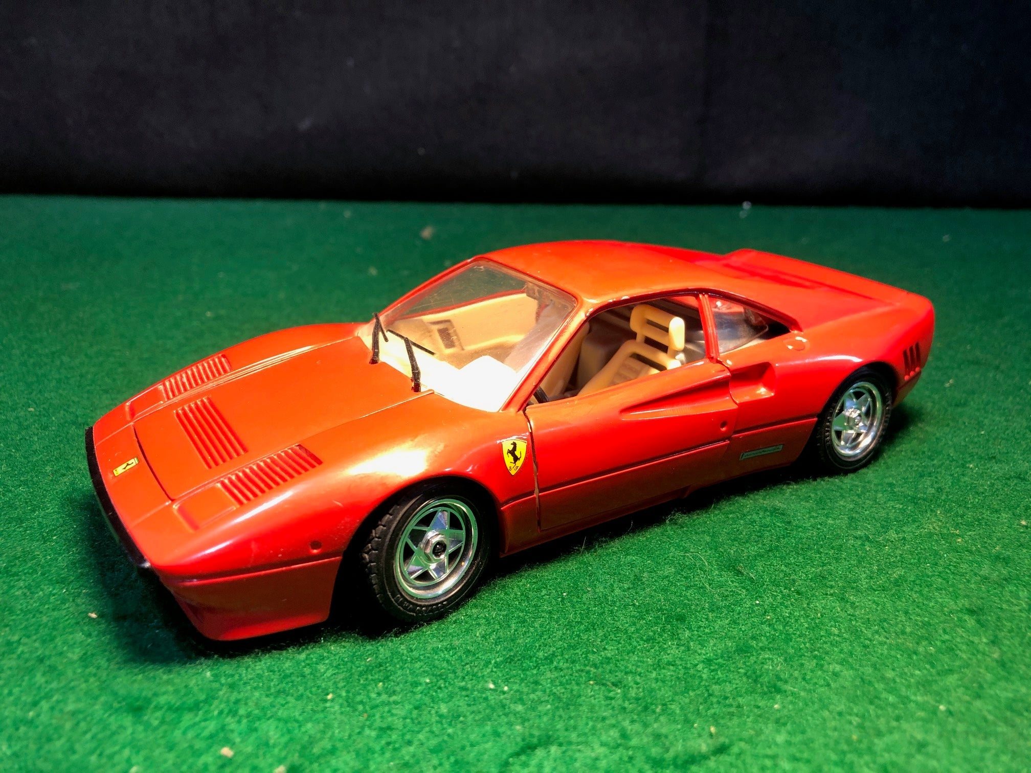 Ferrari 288 GTO Red by BBurago 1:24 (0192)(No box)