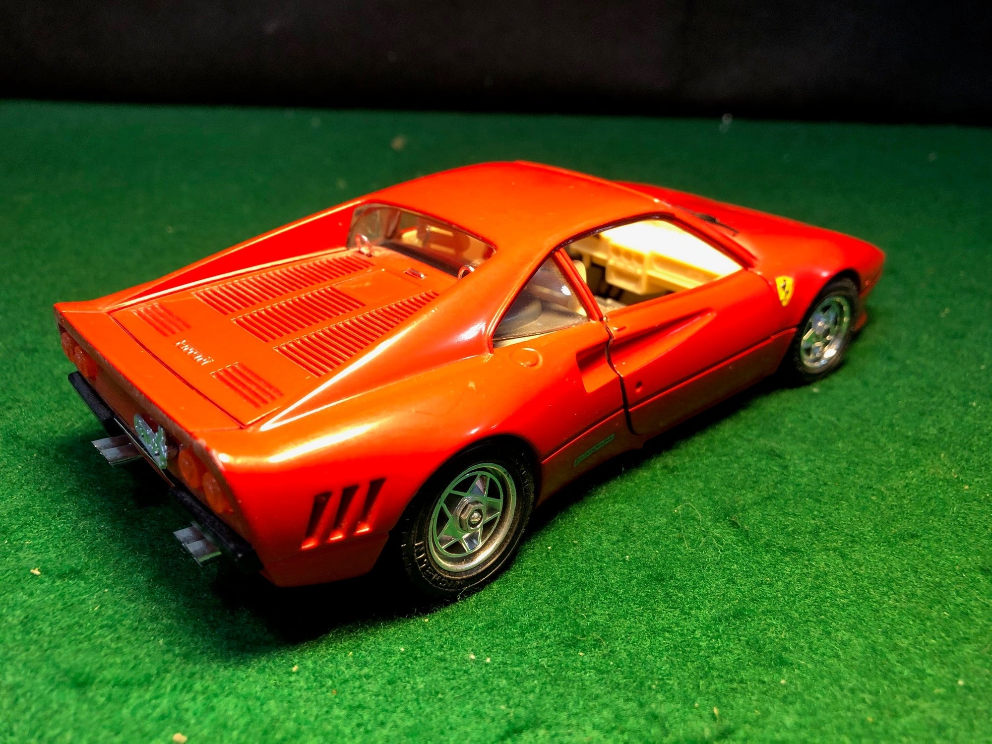 Ferrari 288 GTO Red by BBurago 1:24 (0192)(No box)