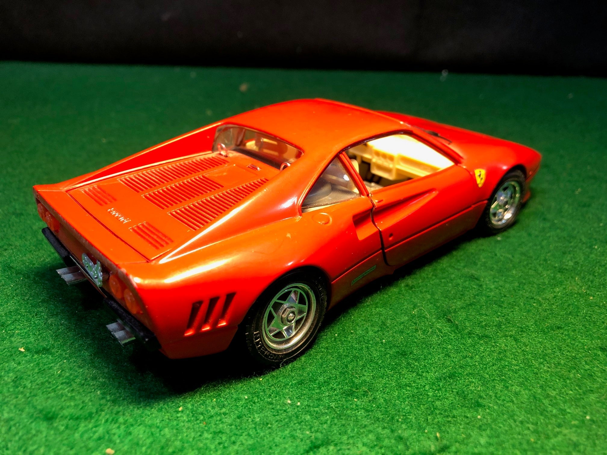Ferrari 288 GTO Red by BBurago 1:24 (0192)(No box)