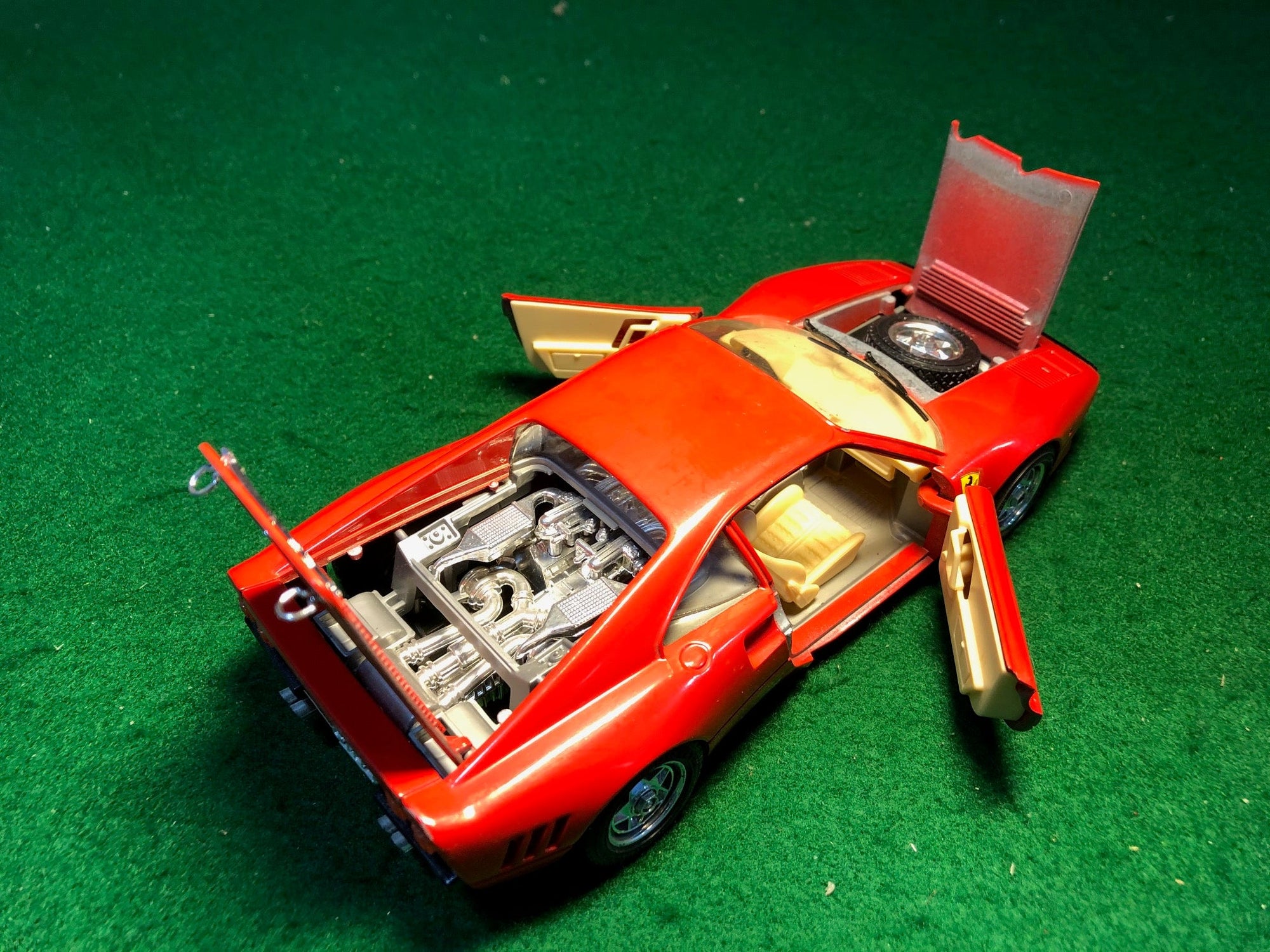 Ferrari 288 GTO Red by BBurago 1:24 (0192)(No box)
