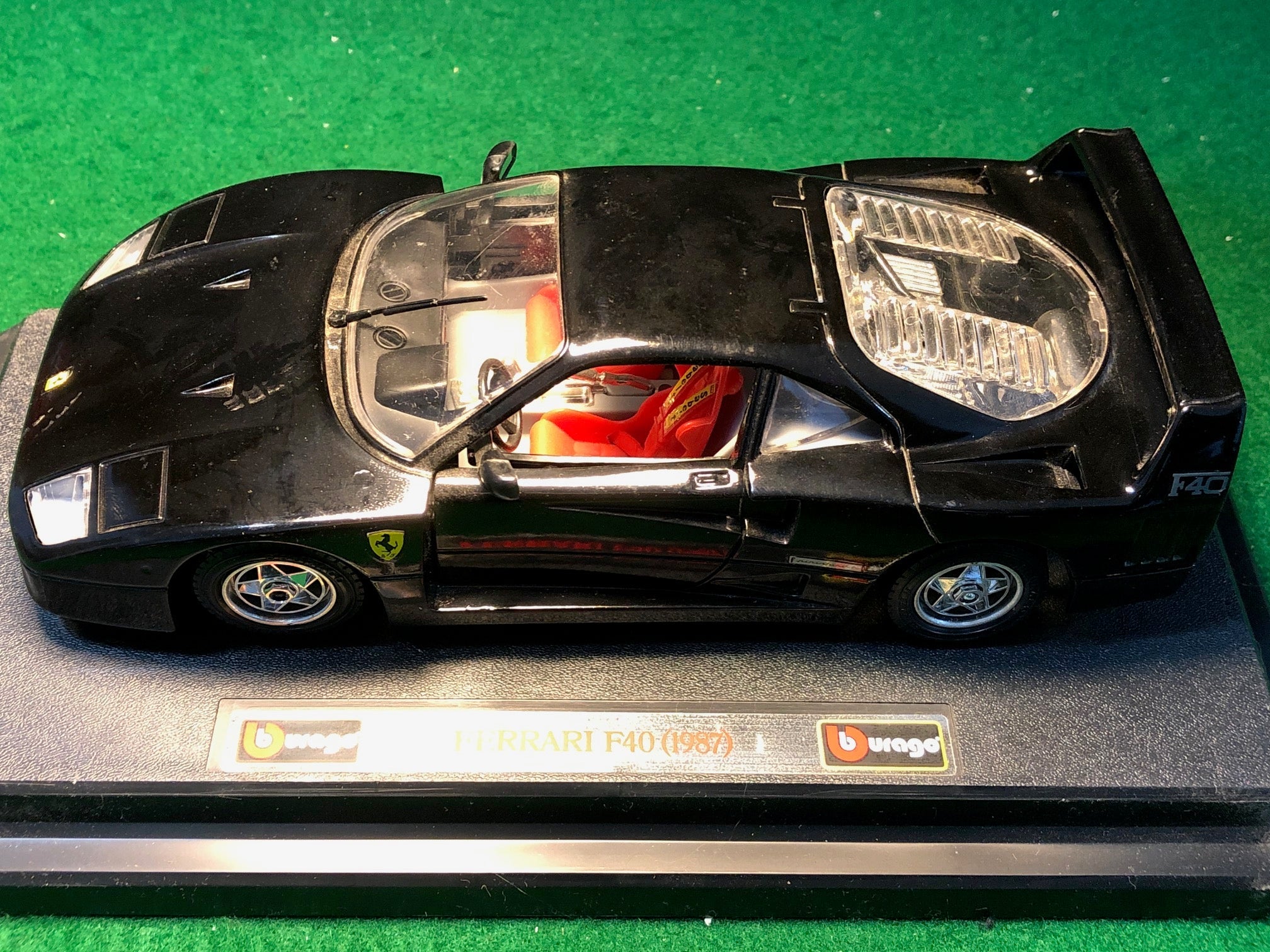 Ferrari F40 Black by BBurago 1:24 (0532)(No box) - Default Title