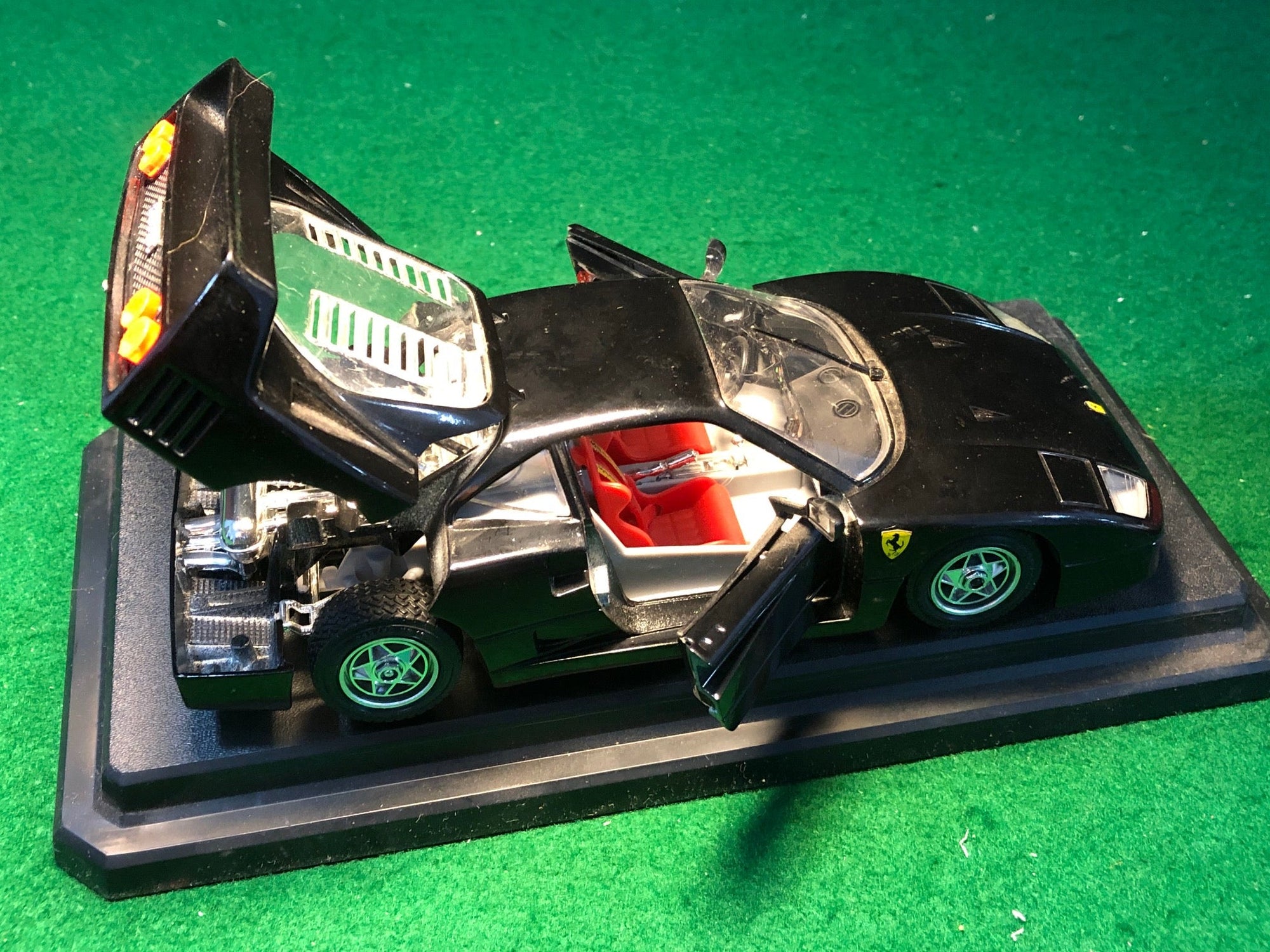 Ferrari F40 Black by BBurago 1:24 (0532)(No box)