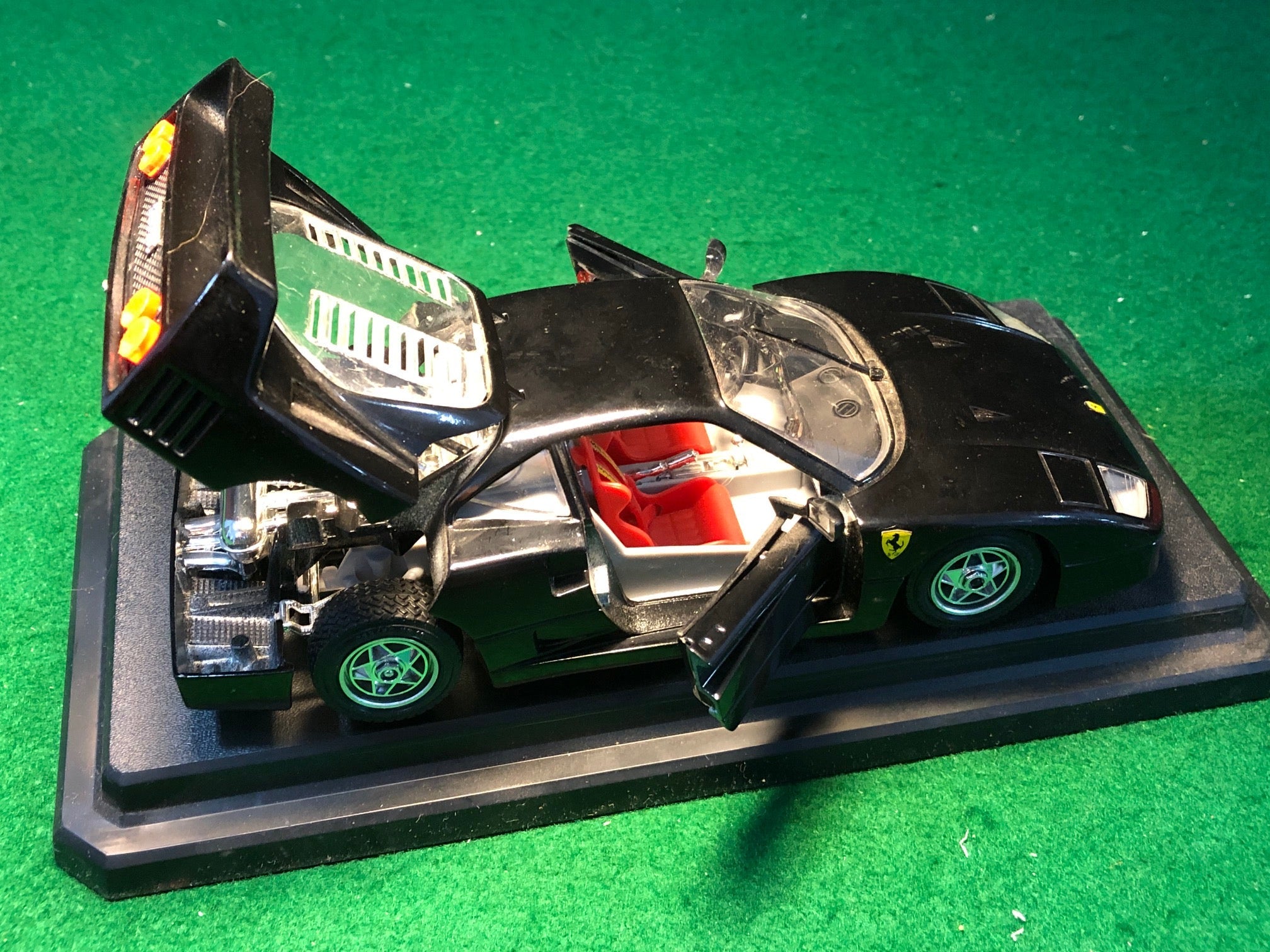 Ferrari F40 Black by BBurago 1:24 (0532)(No box)