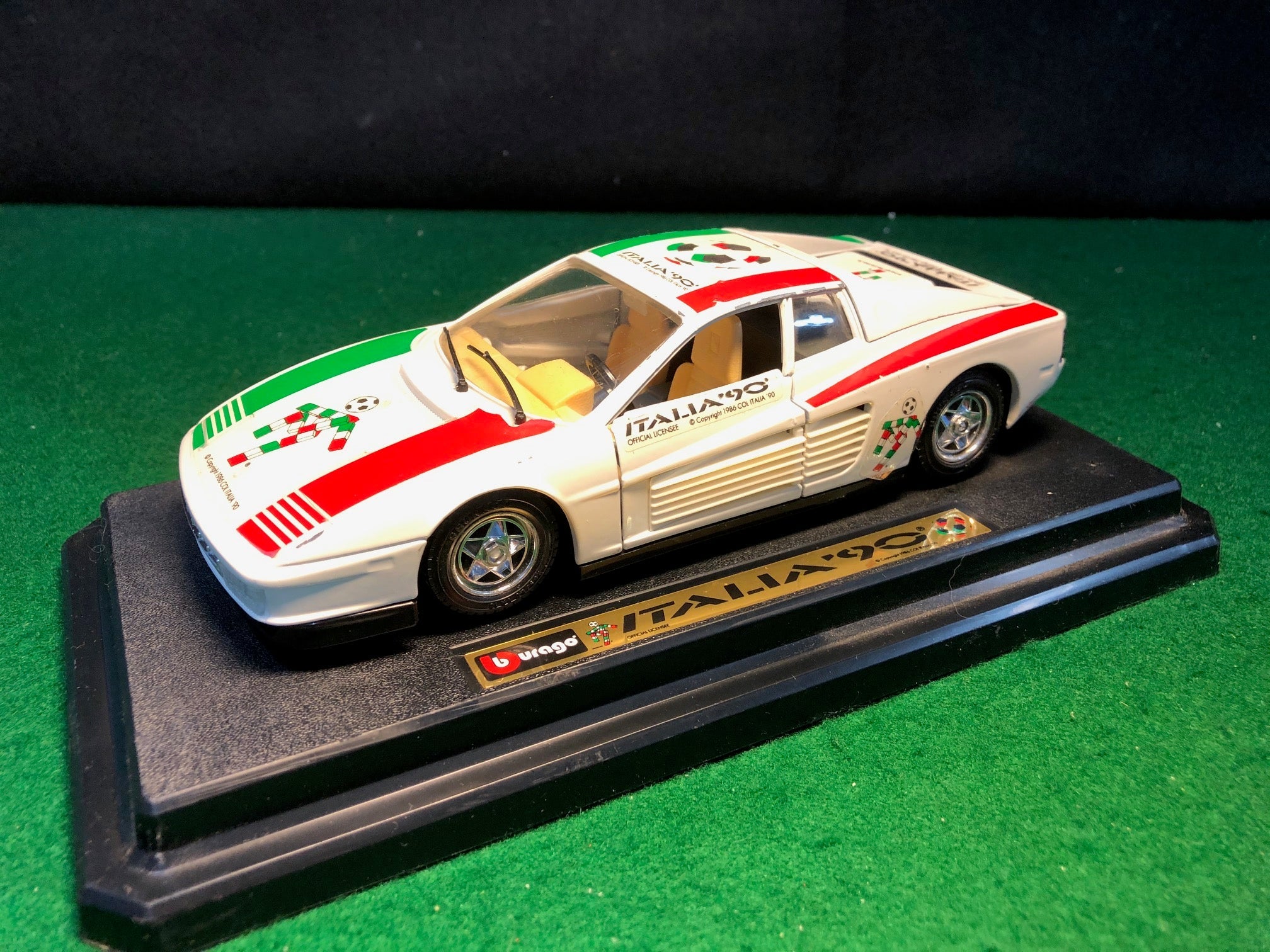 Ferrari Testarossa 