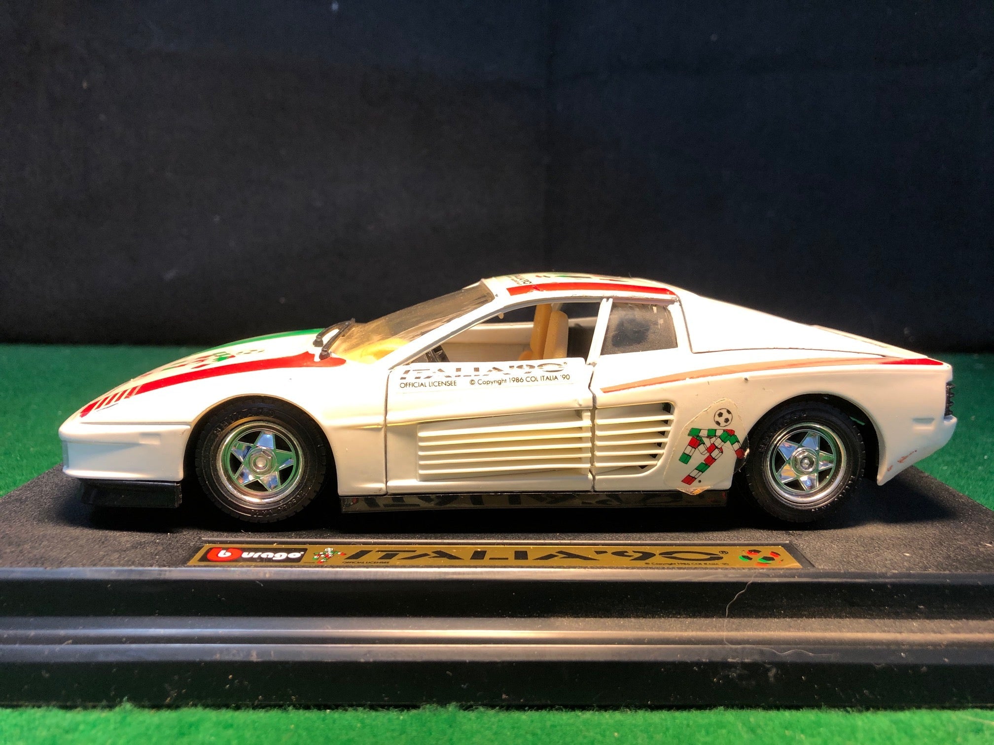 Ferrari Testarossa 