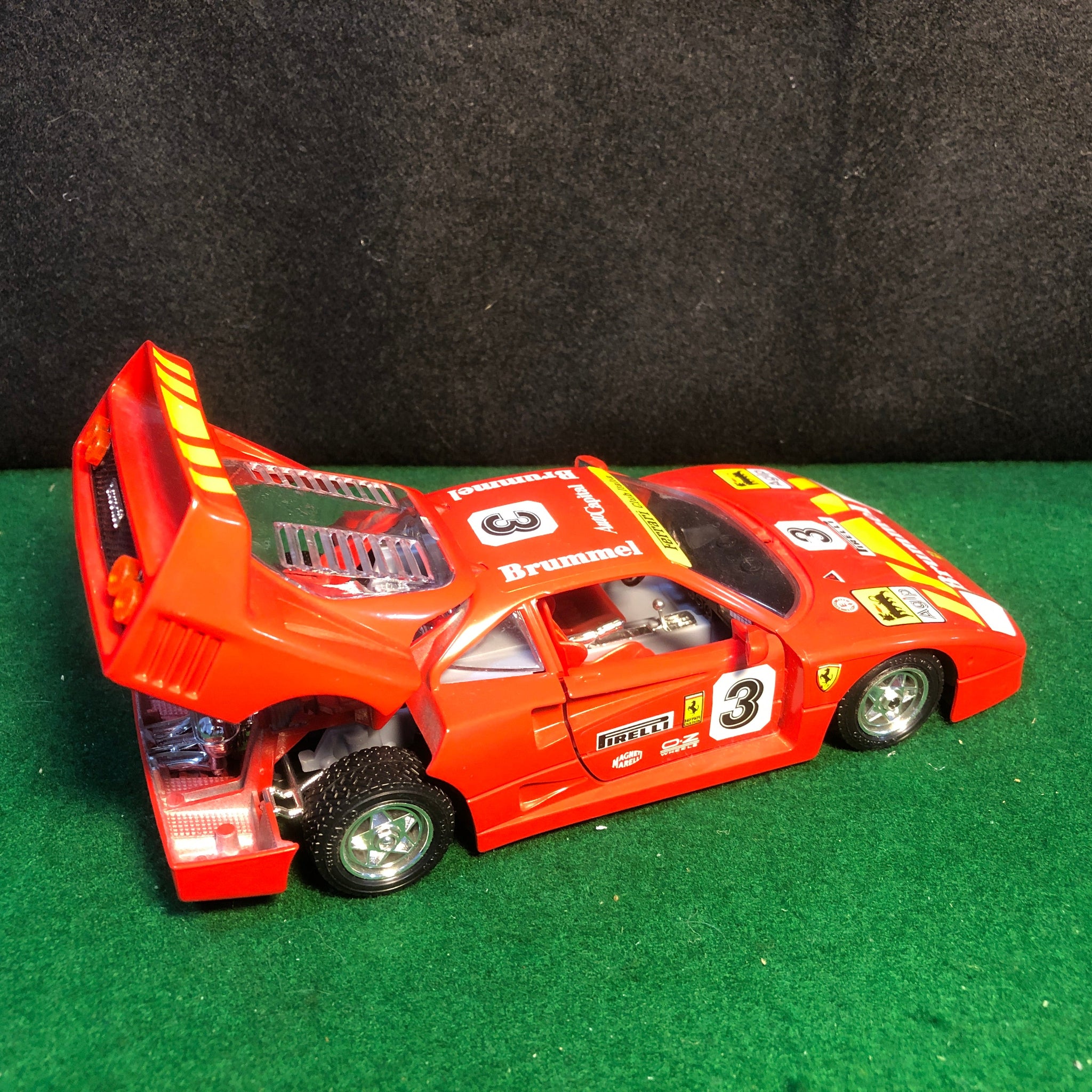 Ferrari F40 Brummel N.3 by BBurago 1:24 (1532)(No box)