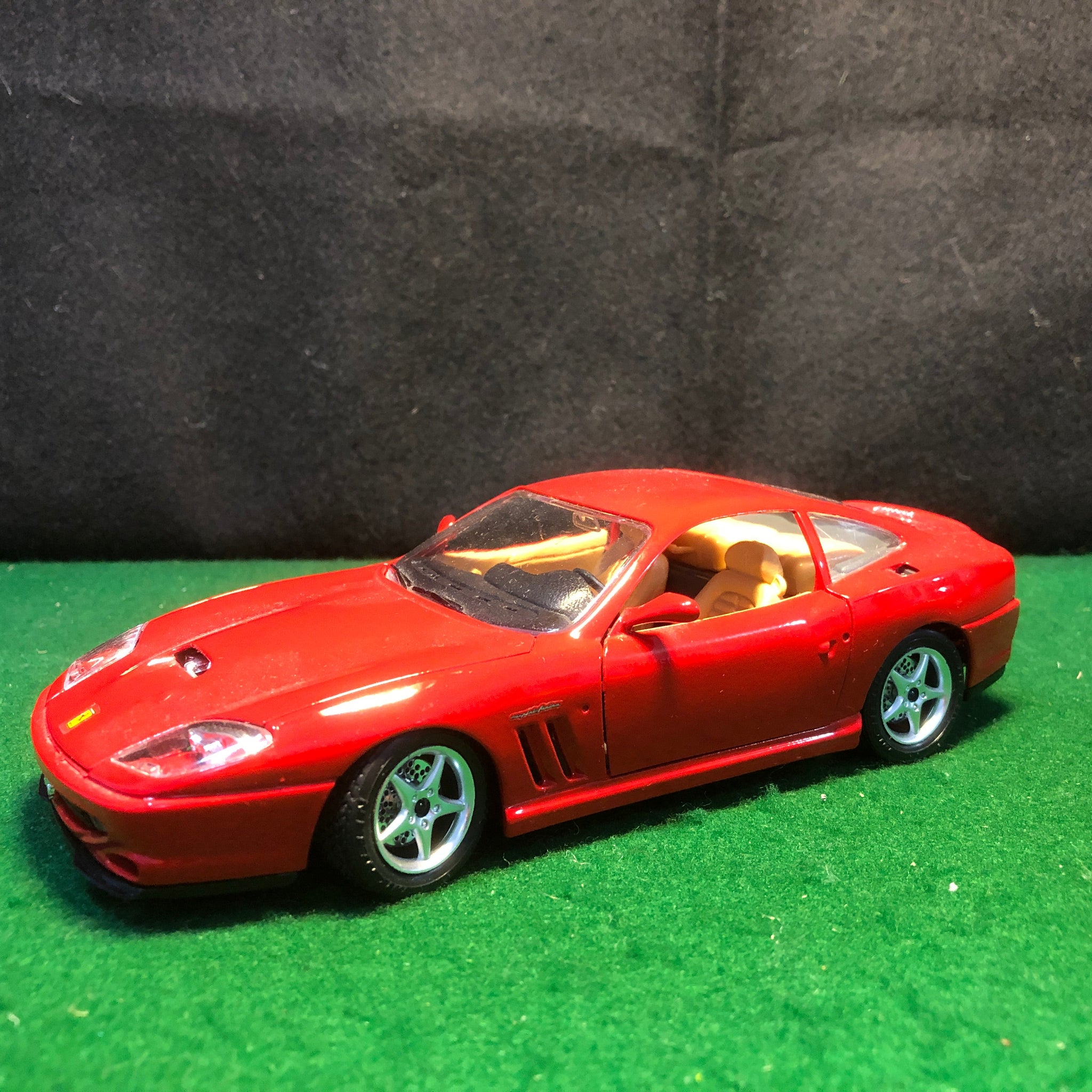 Ferrari 550 Maranello Red by BBurago 1:24 (1564)(No box)