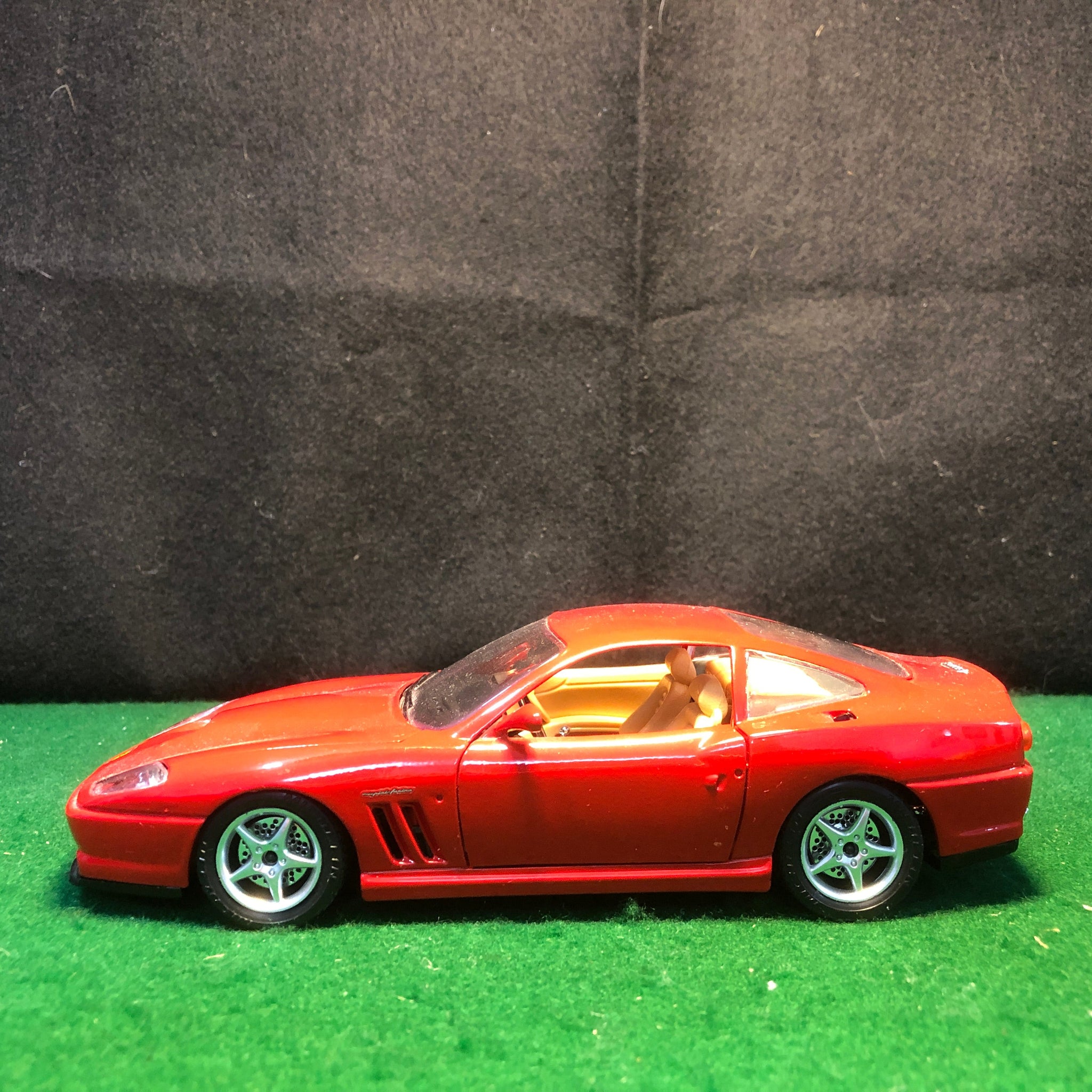 Ferrari 550 Maranello Red by BBurago 1:24 (1564)(No box)