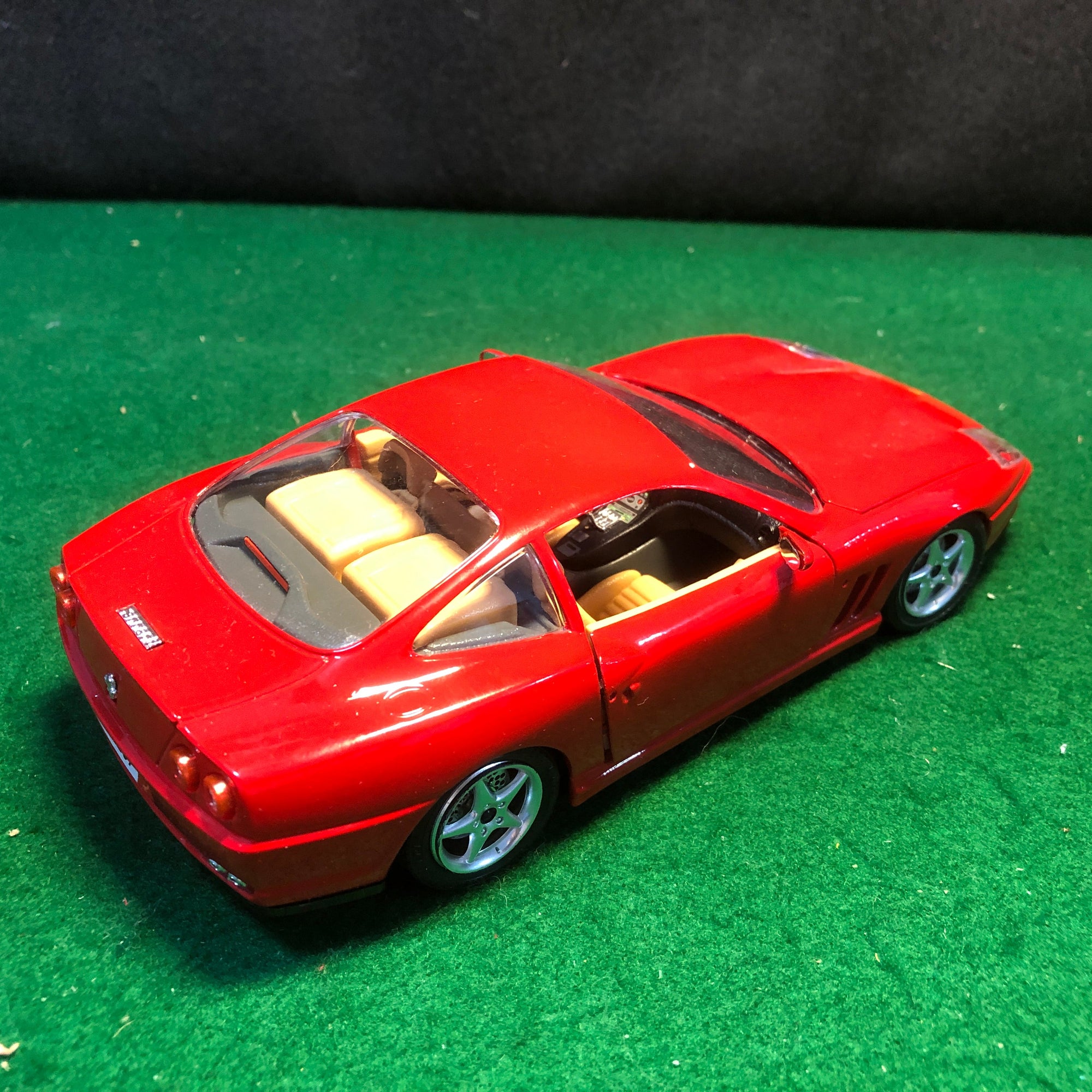 Ferrari 550 Maranello Red by BBurago 1:24 (1564)(No box)