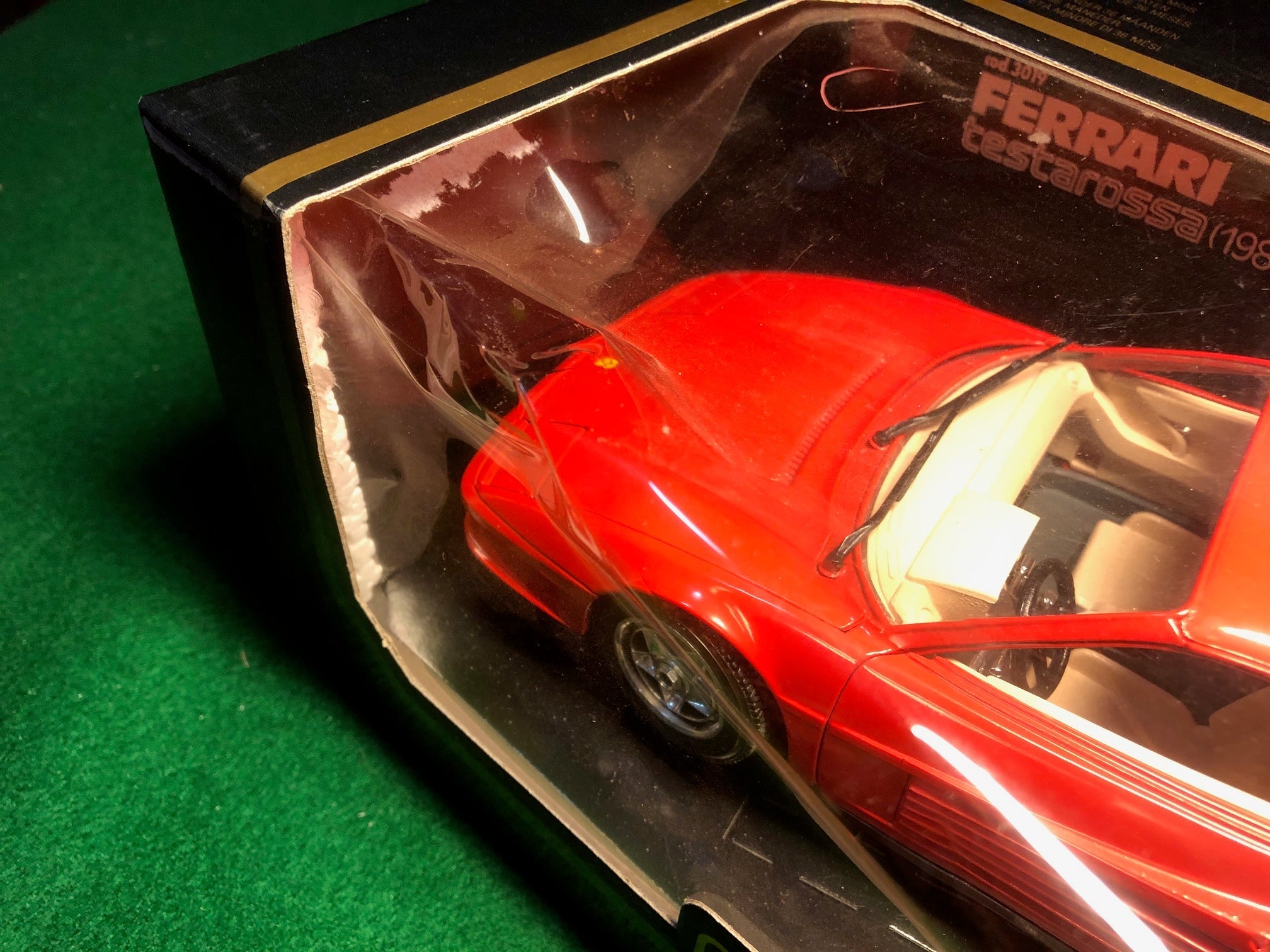 Ferrari Testarossa Red by BBurago 1:18 (3019)