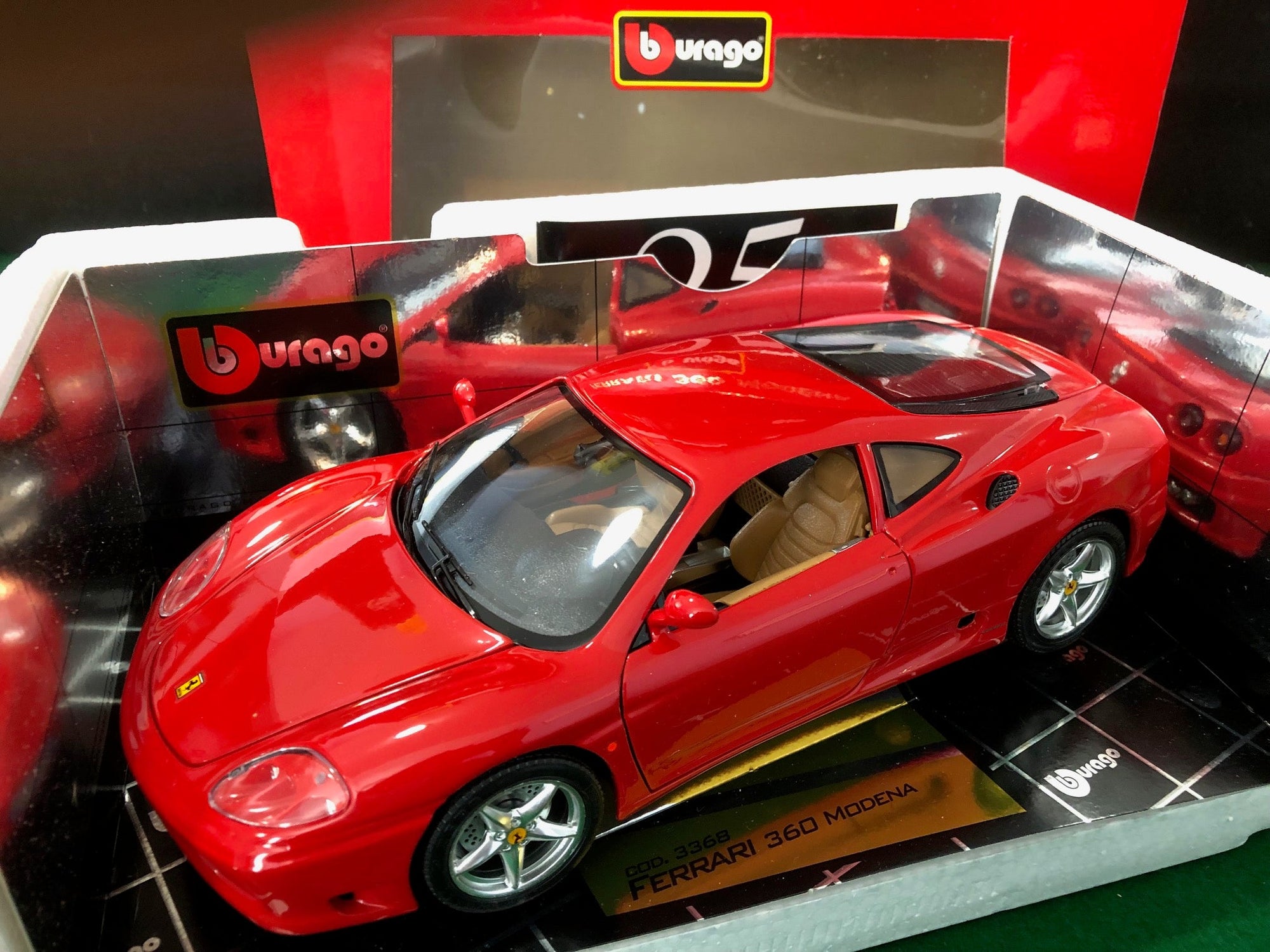 Ferrari 360 Modena Red by BBurago 1:18
