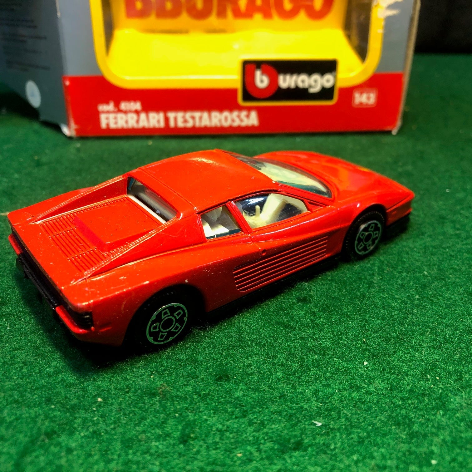 Ferrari Testarossa Red by BBurago 1:43 (4104)(S Bx)