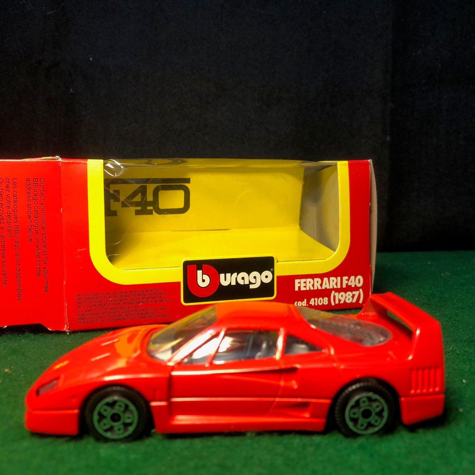 Ferrari F40 Red by BBurago 1:43 (4108)(R Bx)