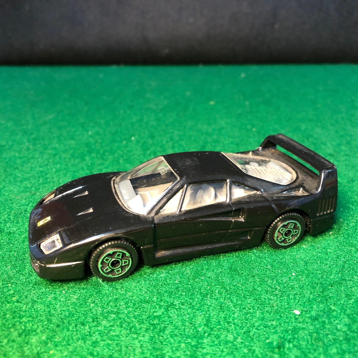 Ferrari F40 Black by BBurago 1:43 (4128)(No box)