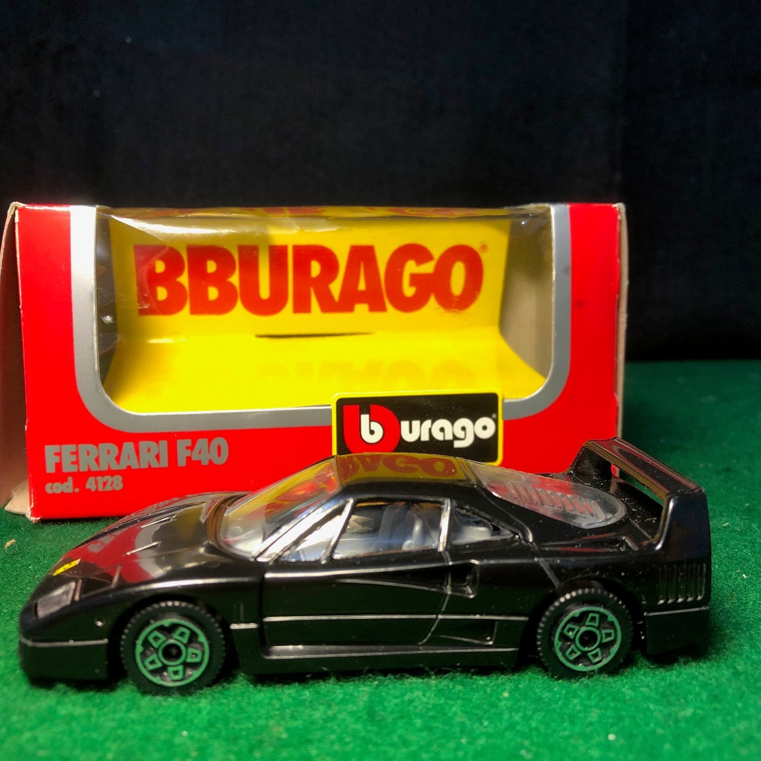 Ferrari F40 Black by BBurago 1:43 (4128)(R Bx)