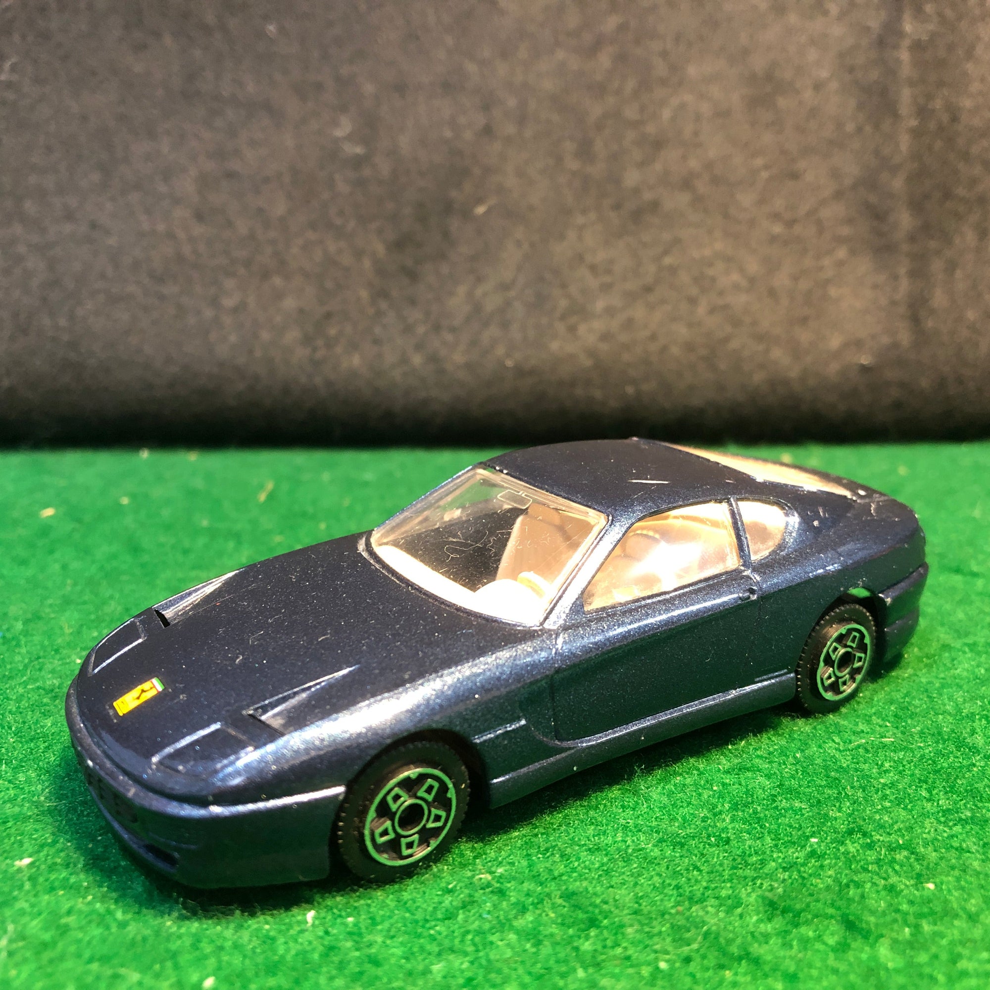 Ferrari 456 GT 2+2 Metallic Blue by Bburago 1:43 (4146)