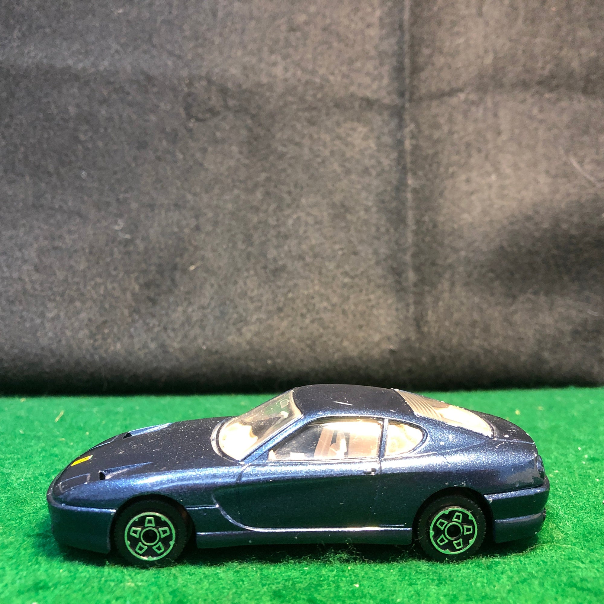 Ferrari 456 GT 2+2 Metallic Blue by Bburago 1:43 (4146)