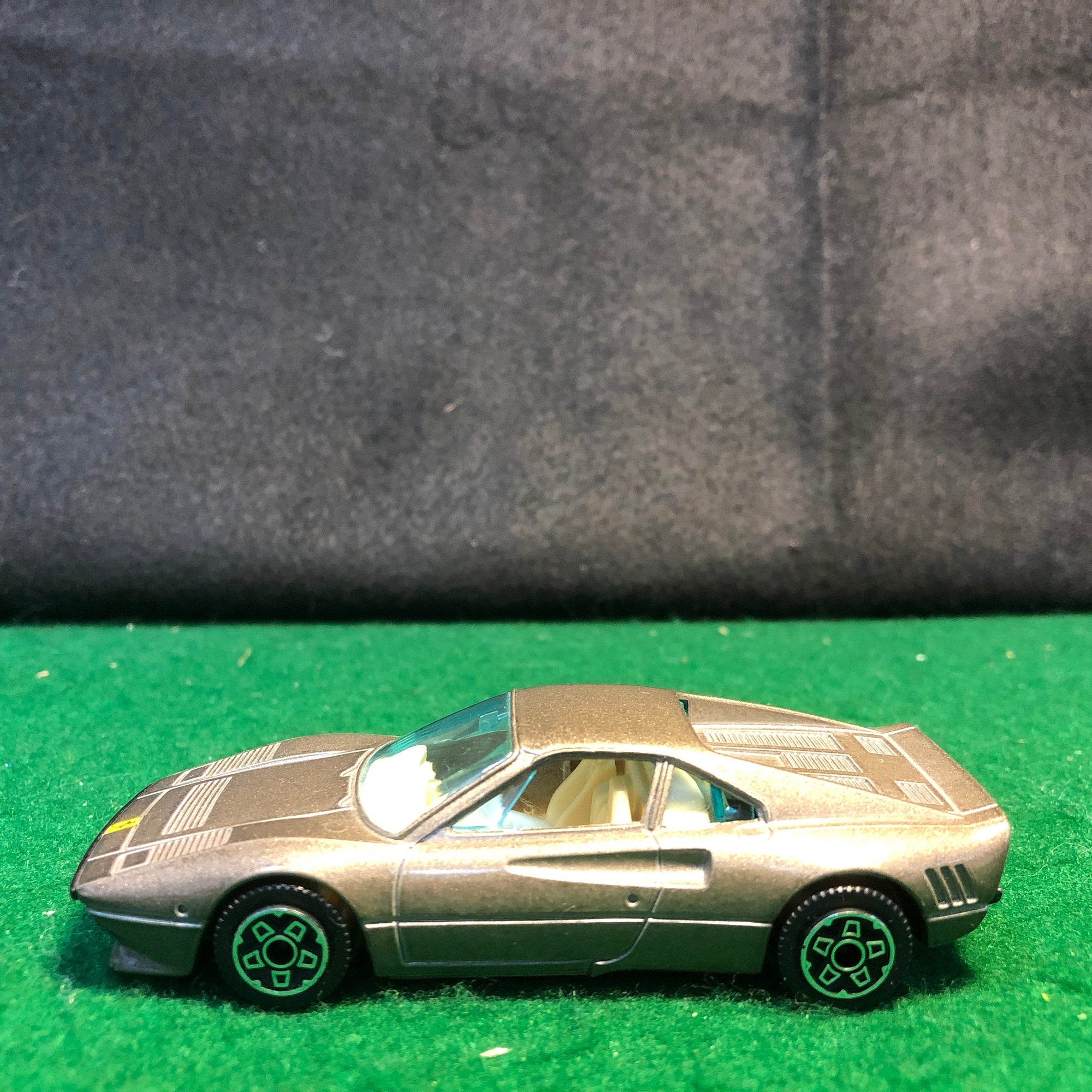 Ferrari 288 GTO Metallic Gray by BBurago 1:43 (4175)(No box)