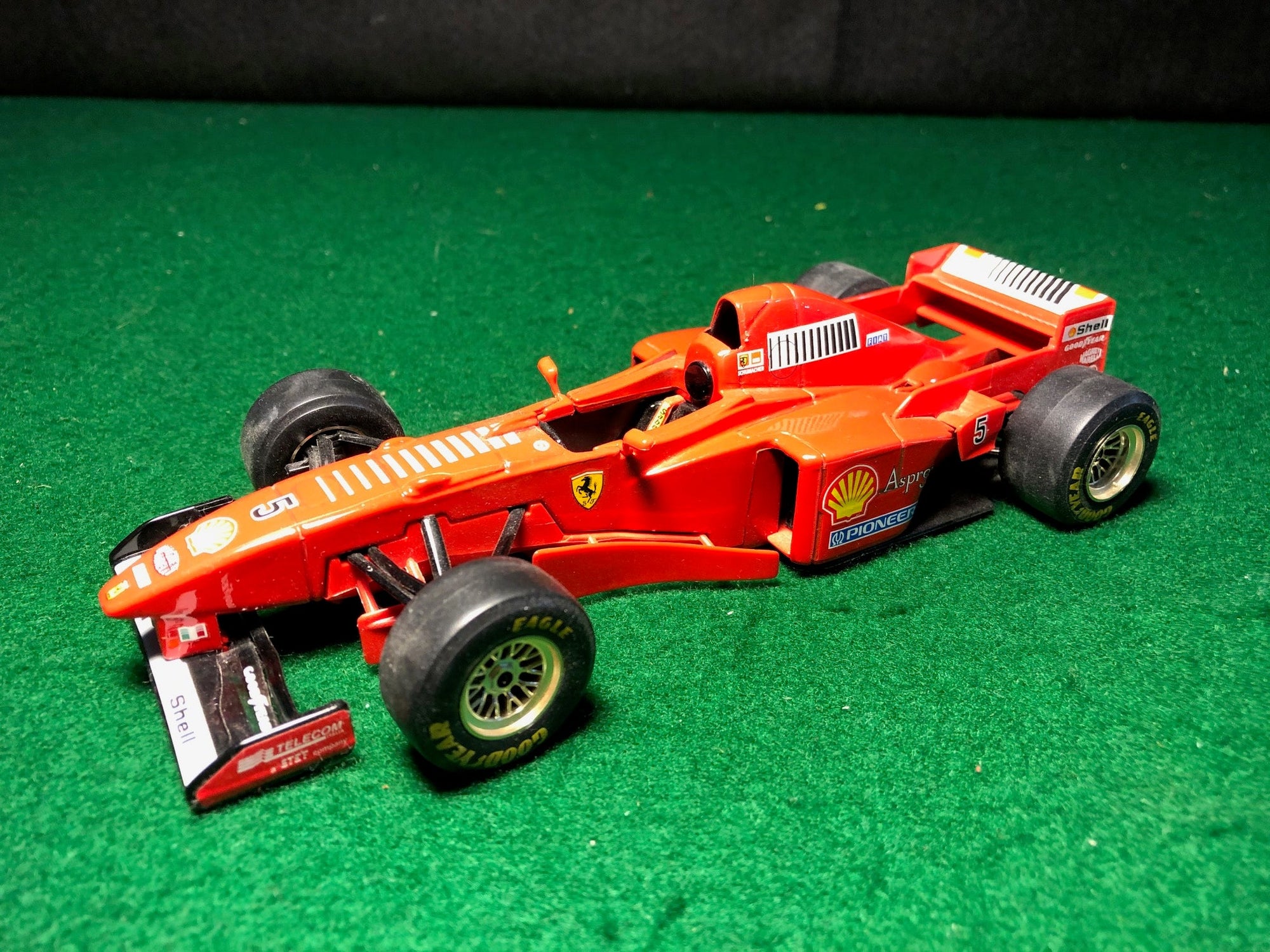 Ferrari F1 F310B Schumacher N 5 by BBurago 1:24 (6502)(No box)