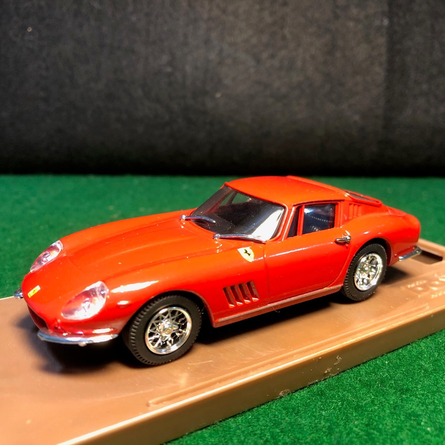 ミニカー 1/43 Model BOX Ferrari275GTB/4 COUPE1966 Ferrari 275 GTB/4 Red by Box Model 1:43 (8416)(DC) - Petrolicious