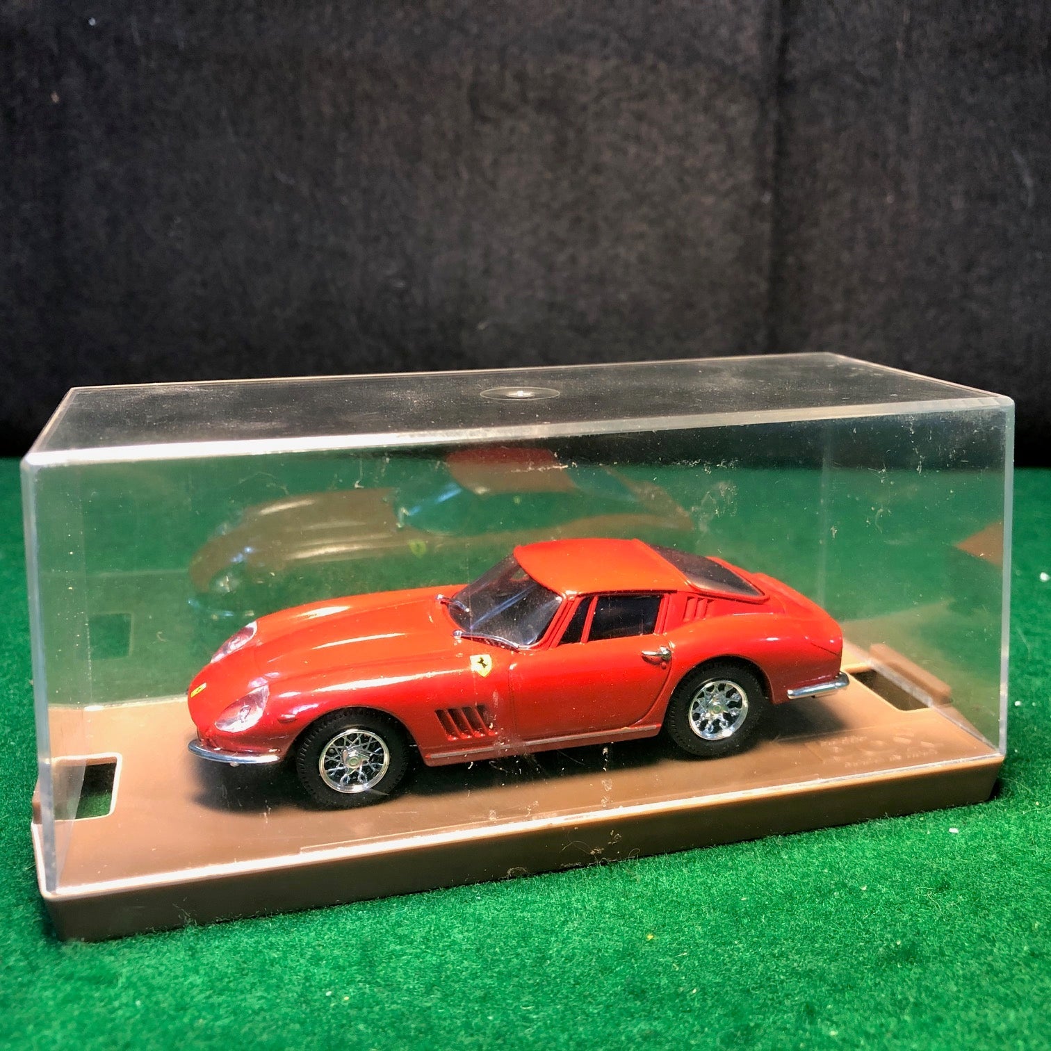 Ferrari 275 GTB/4 Red by Box Model 1:43 (8416)(DC)