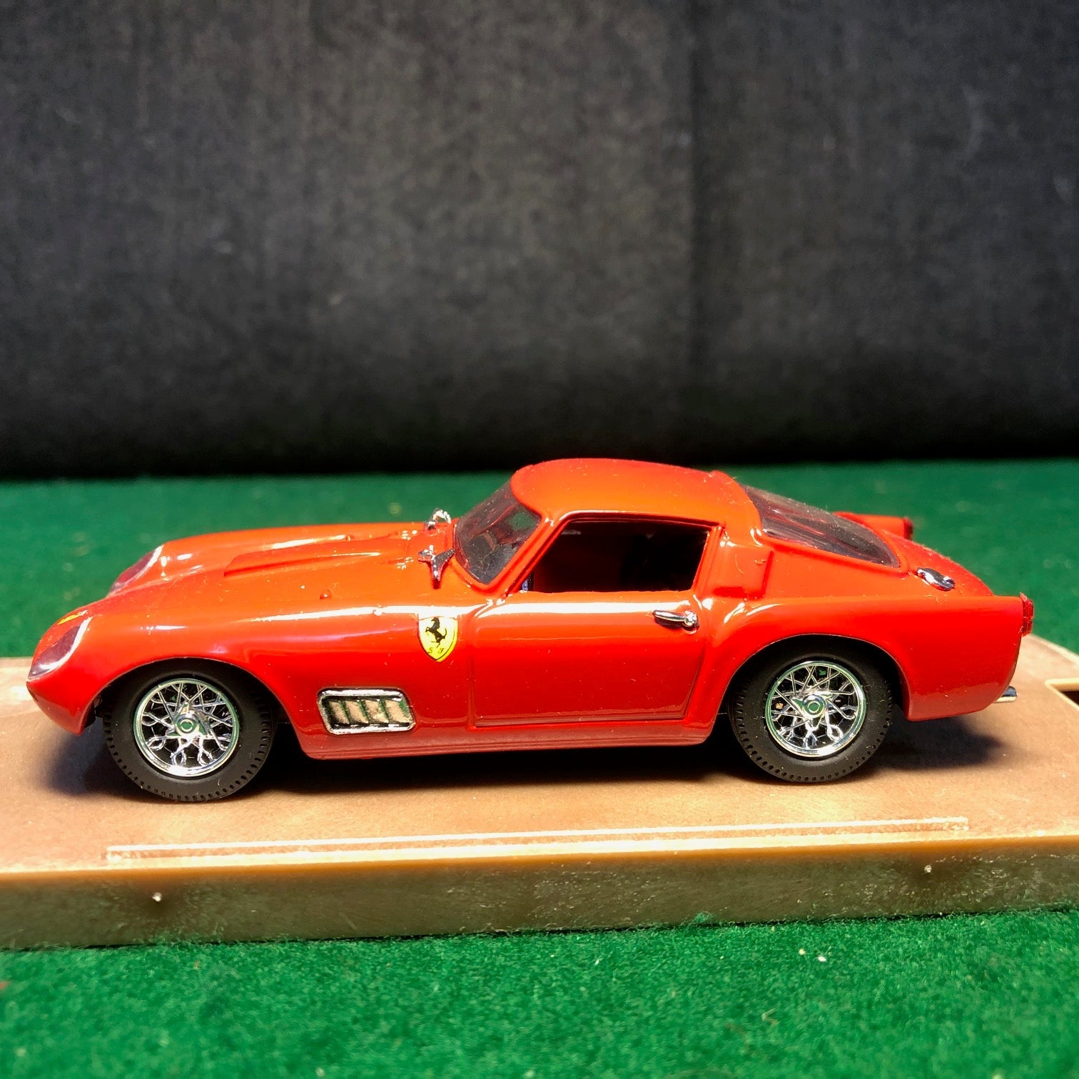 Ferrari 250 TdF Prova / Test Car by Box Model 1:43 (8424)(DC)