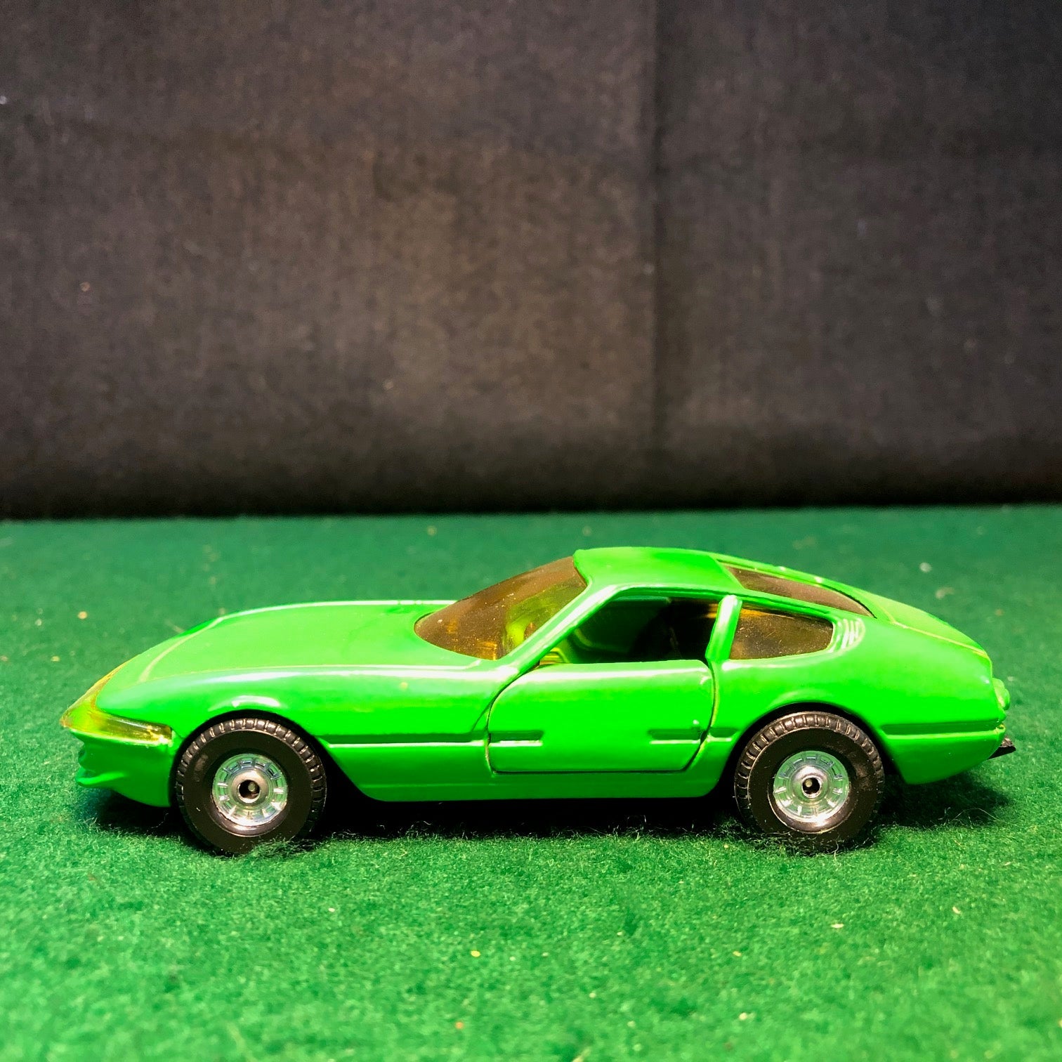 Ferrari 365 GTB/4 Daytona Green by Corgi Toys 1:36 (300