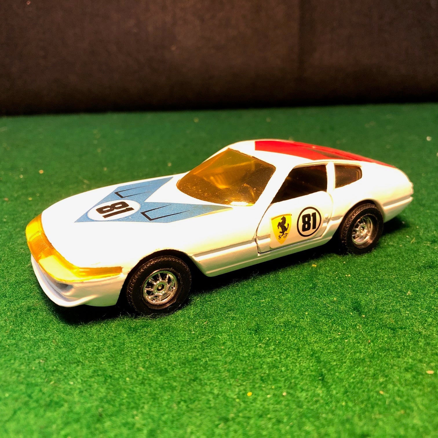 Ferrari 365 GTB/4 Daytona N 81 White by Corgi Toys 1:36 (323
