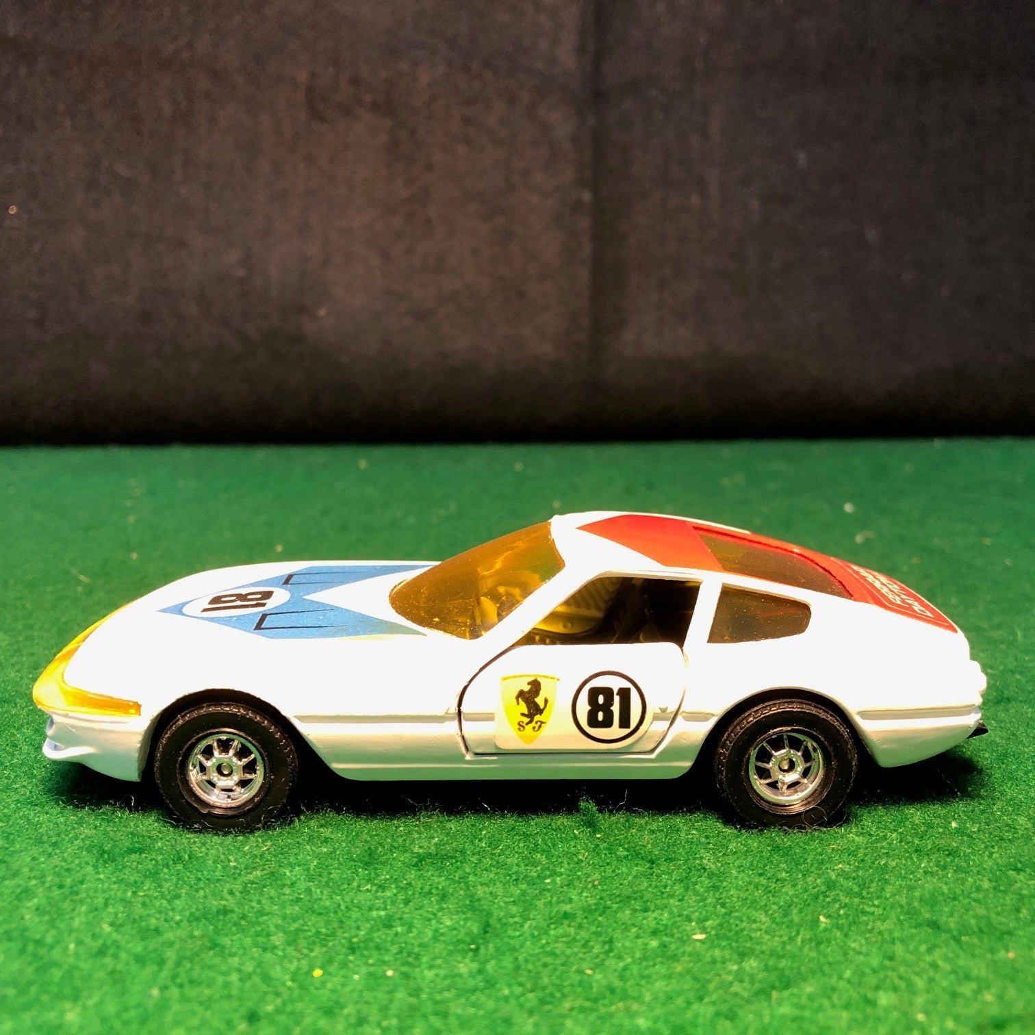 Ferrari 365 GTB/4 Daytona N 81 White by Corgi Toys 1:36 (323