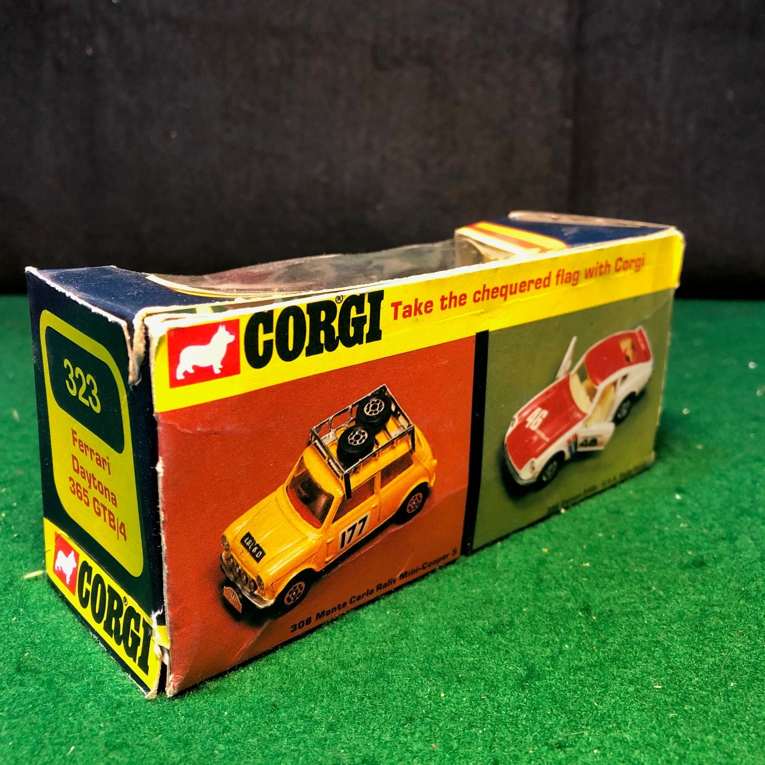 Ferrari 365 GTB/4 Daytona N 81 White by Corgi Toys 1:36 (323