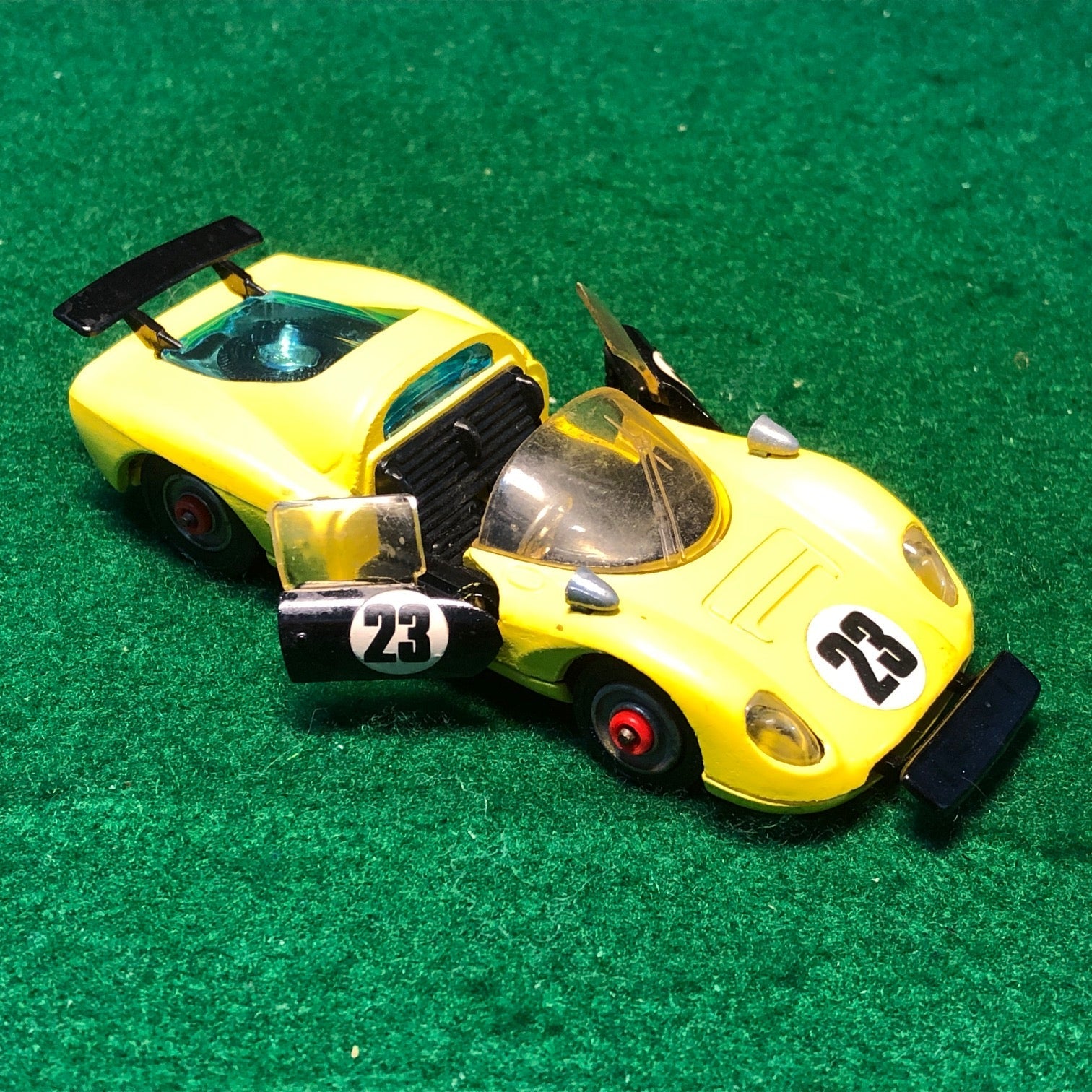 Ferrari 206 Dino Sport N 23 Yellow/Black by Corgi Toys 1:43 (344