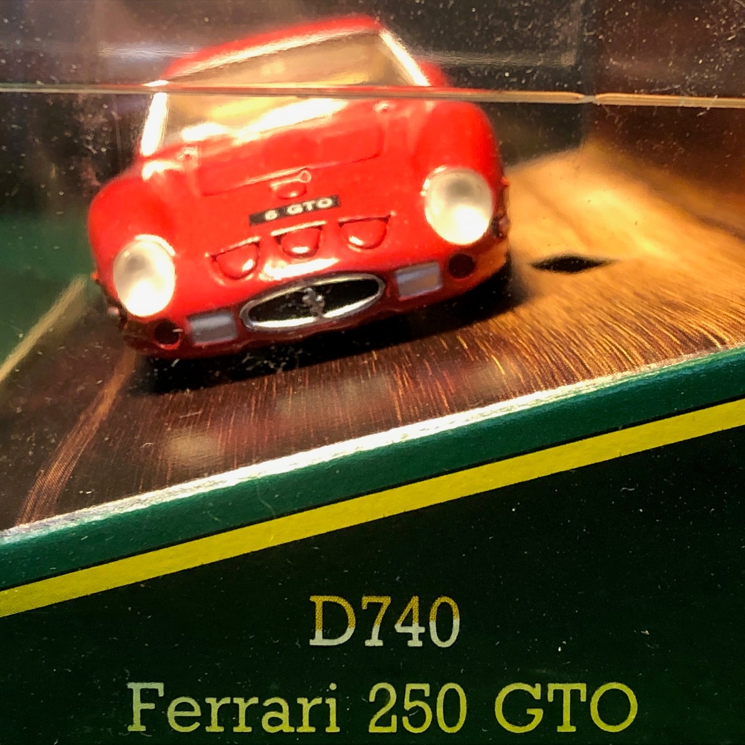 Ferrari 250 GTO Red by Corgi Toys 1:43 (D740)
