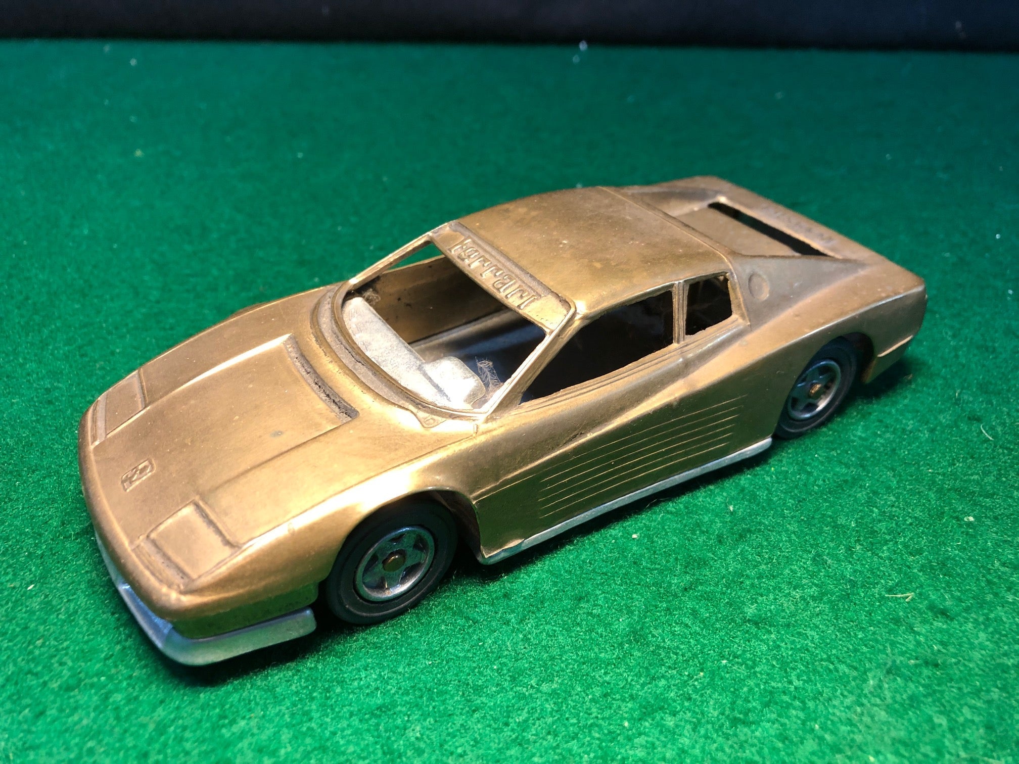 Ferrari Testarossa - Brass Paperweight 1:25 (No box)