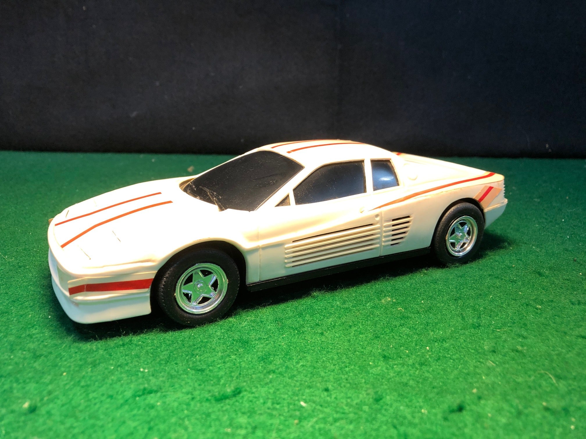 Ferrari Testarossa White - Flywheel Motor by Road Champs 1:20 (No box)