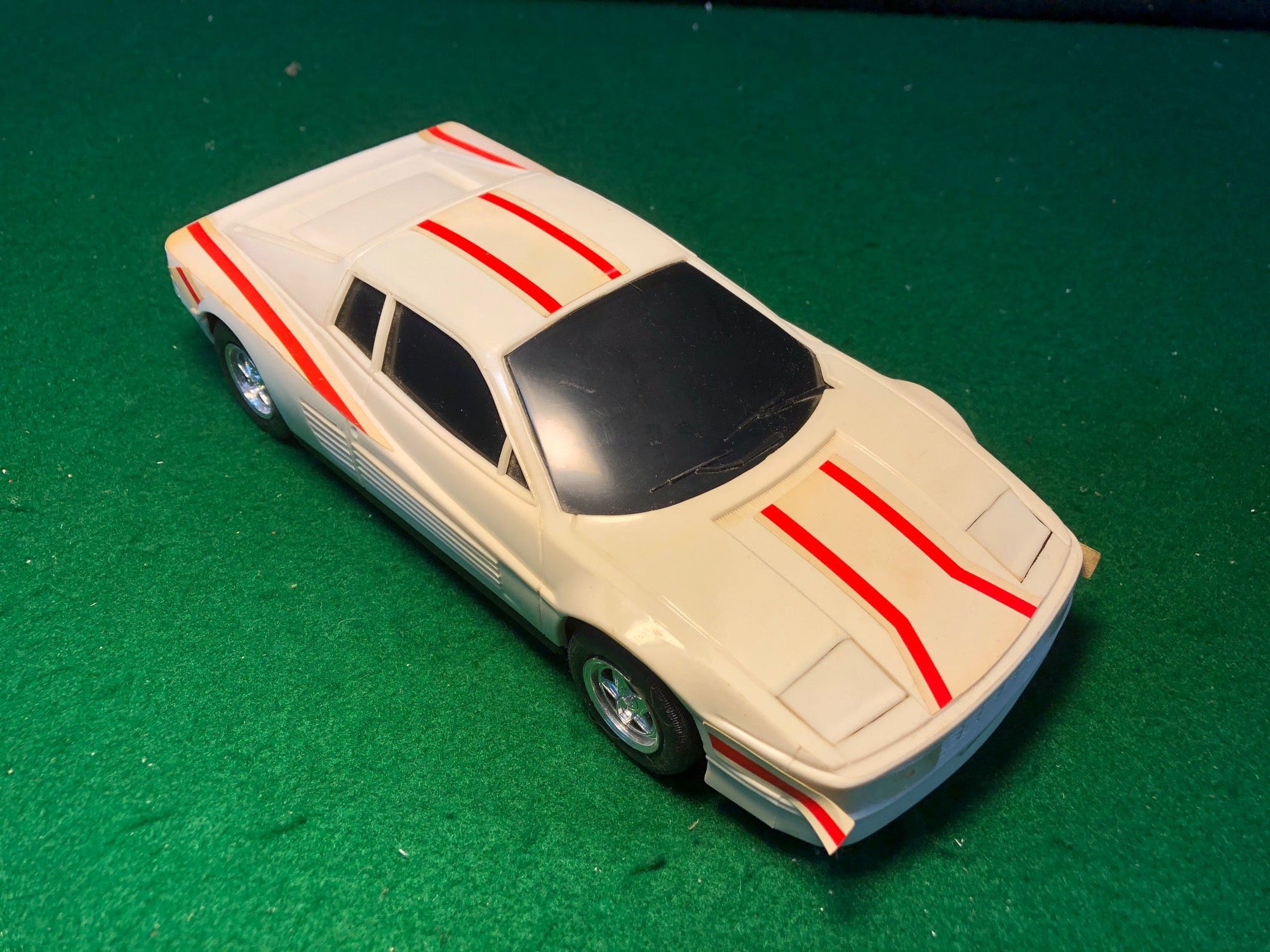 Ferrari Testarossa White - Flywheel Motor by Road Champs 1:20 (No box)