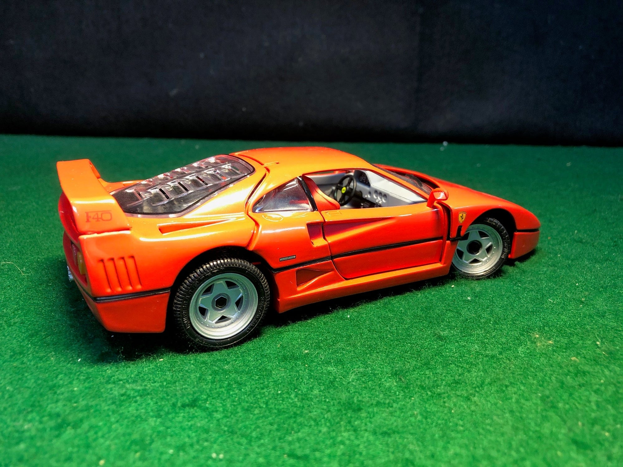 Ferrari F40 Red by Franklin Mint 1:24 (No box)