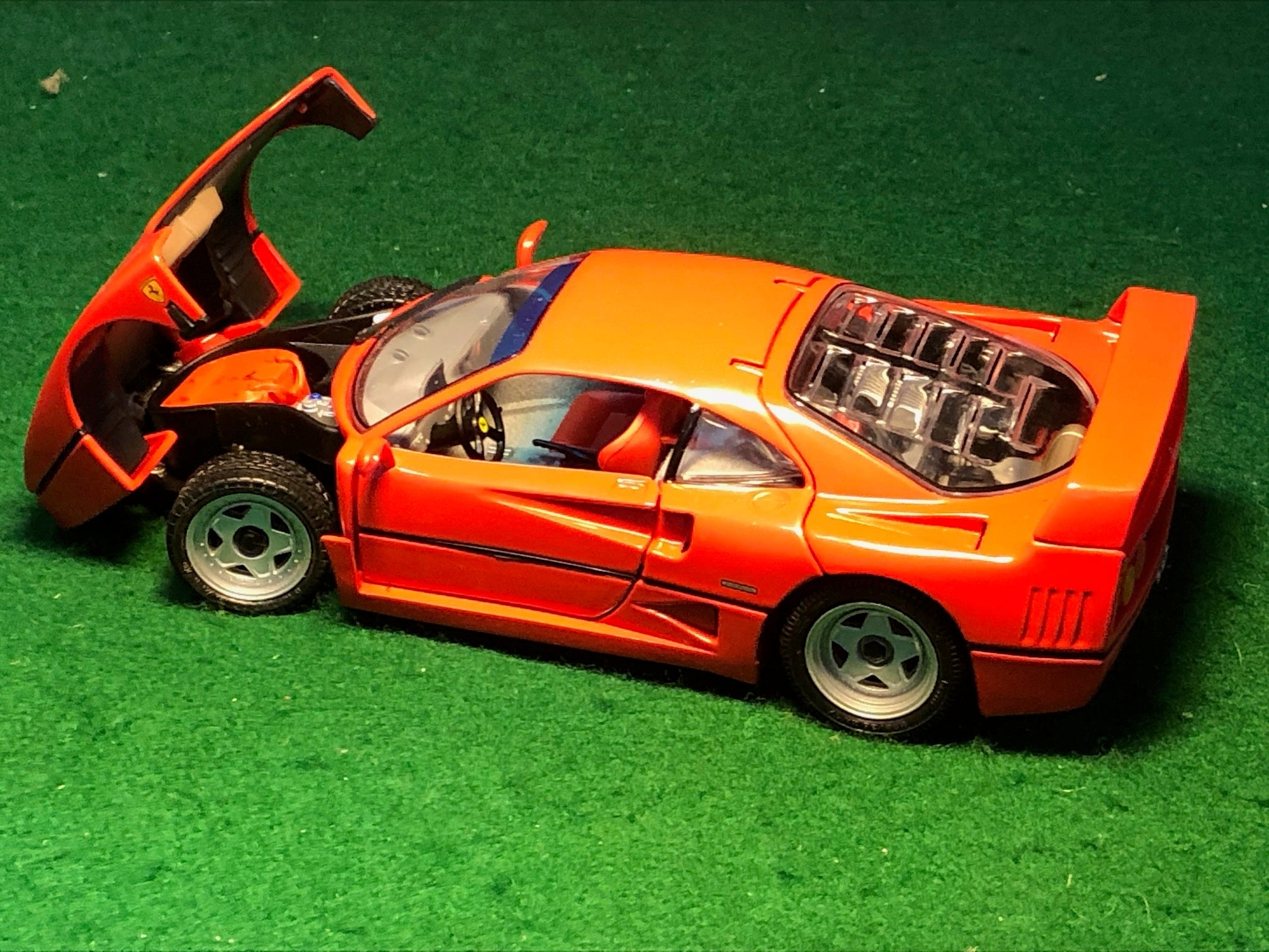 Ferrari F40 Red by Franklin Mint 1:24 (No box)