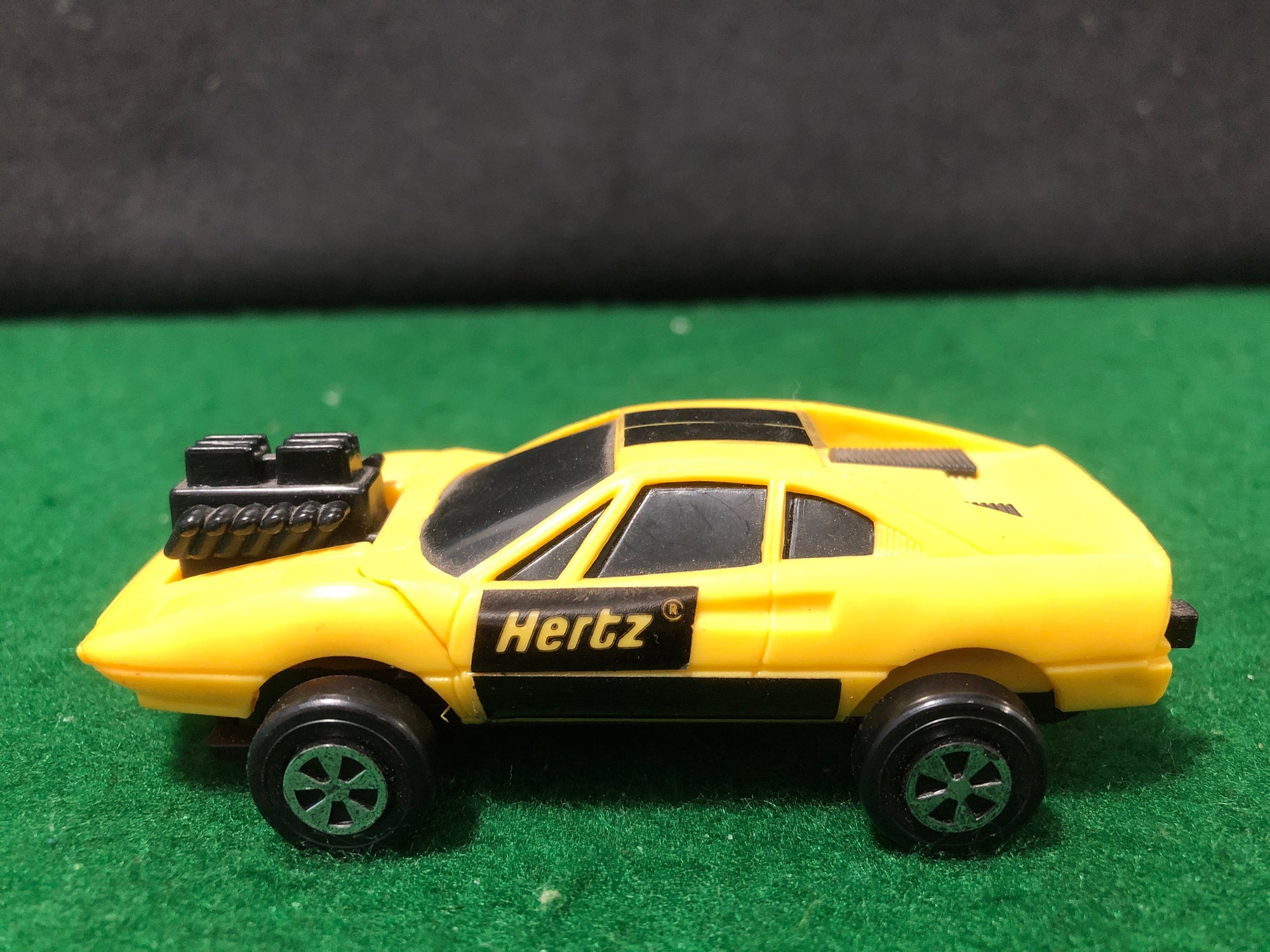 Ferrari 308 GTB Yellow Hertz Pull & Release Action