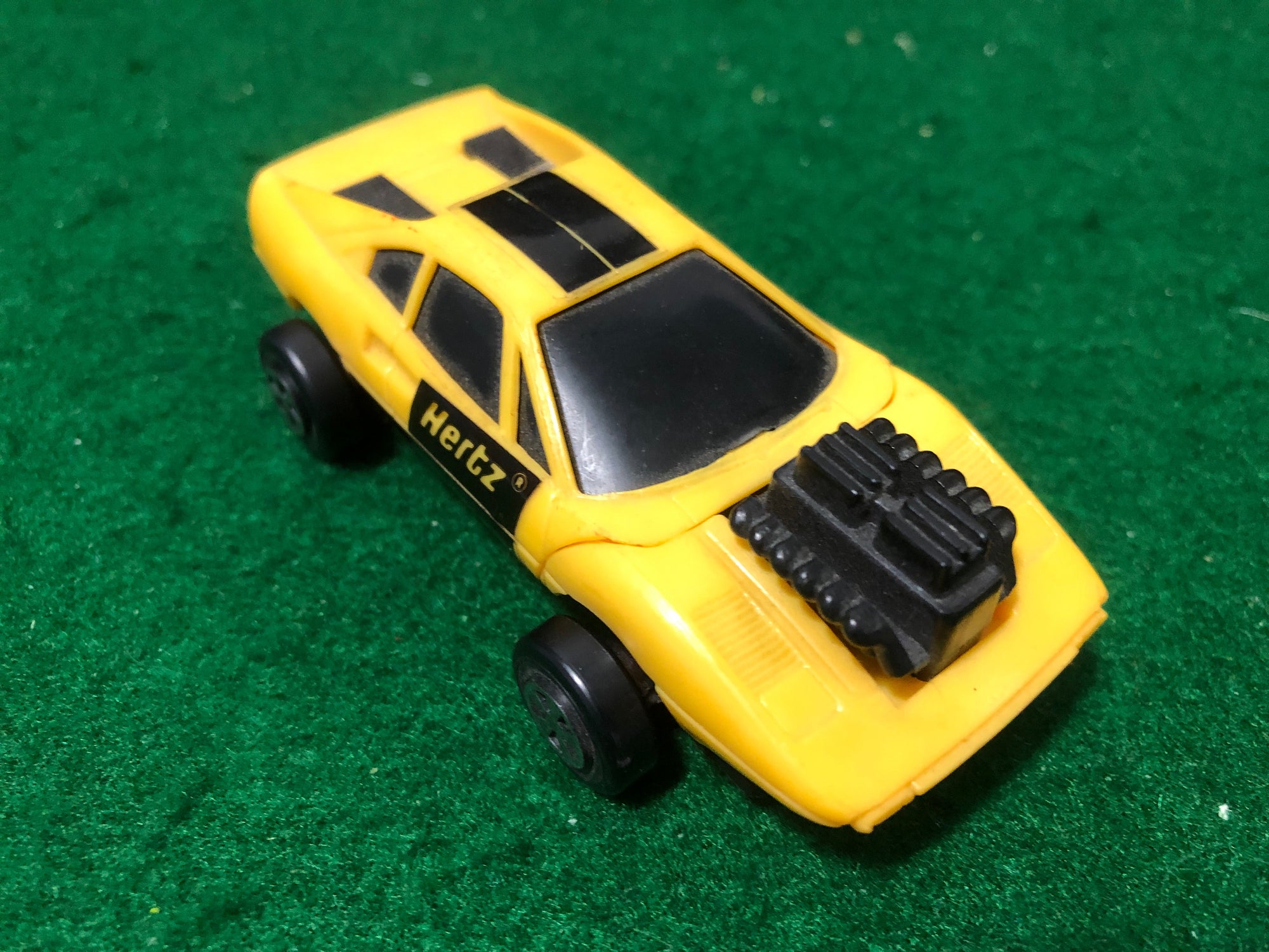 Ferrari 308 GTB Yellow Hertz Pull & Release Action
