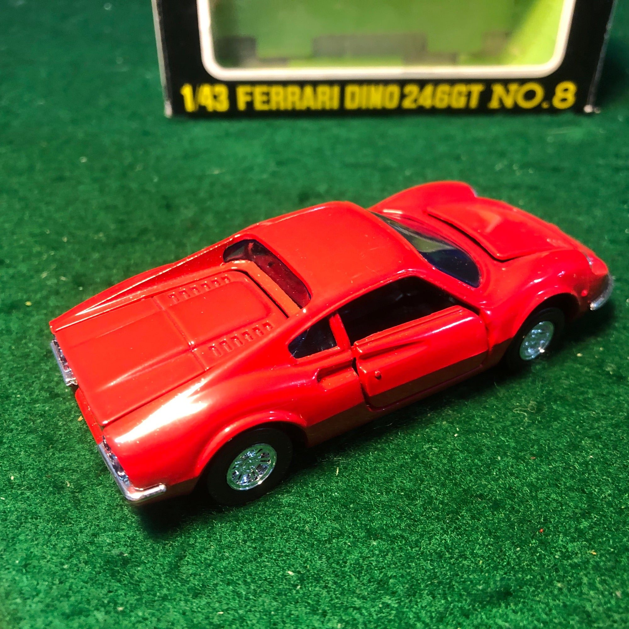 Ferrari 246 GT Dino Red by Super Car 1:43 (8)